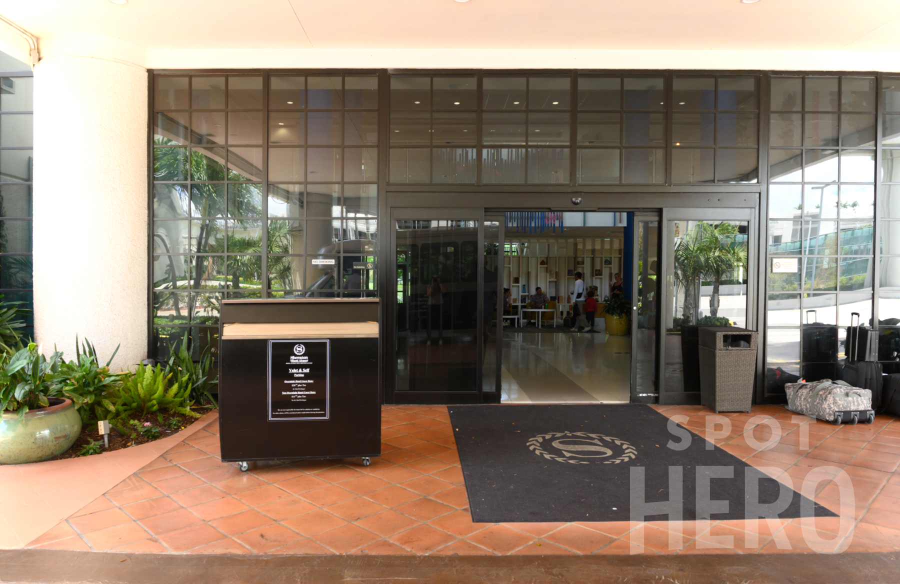 Photo of Sheraton Miami Airport Hotel - Uncovered Self Park