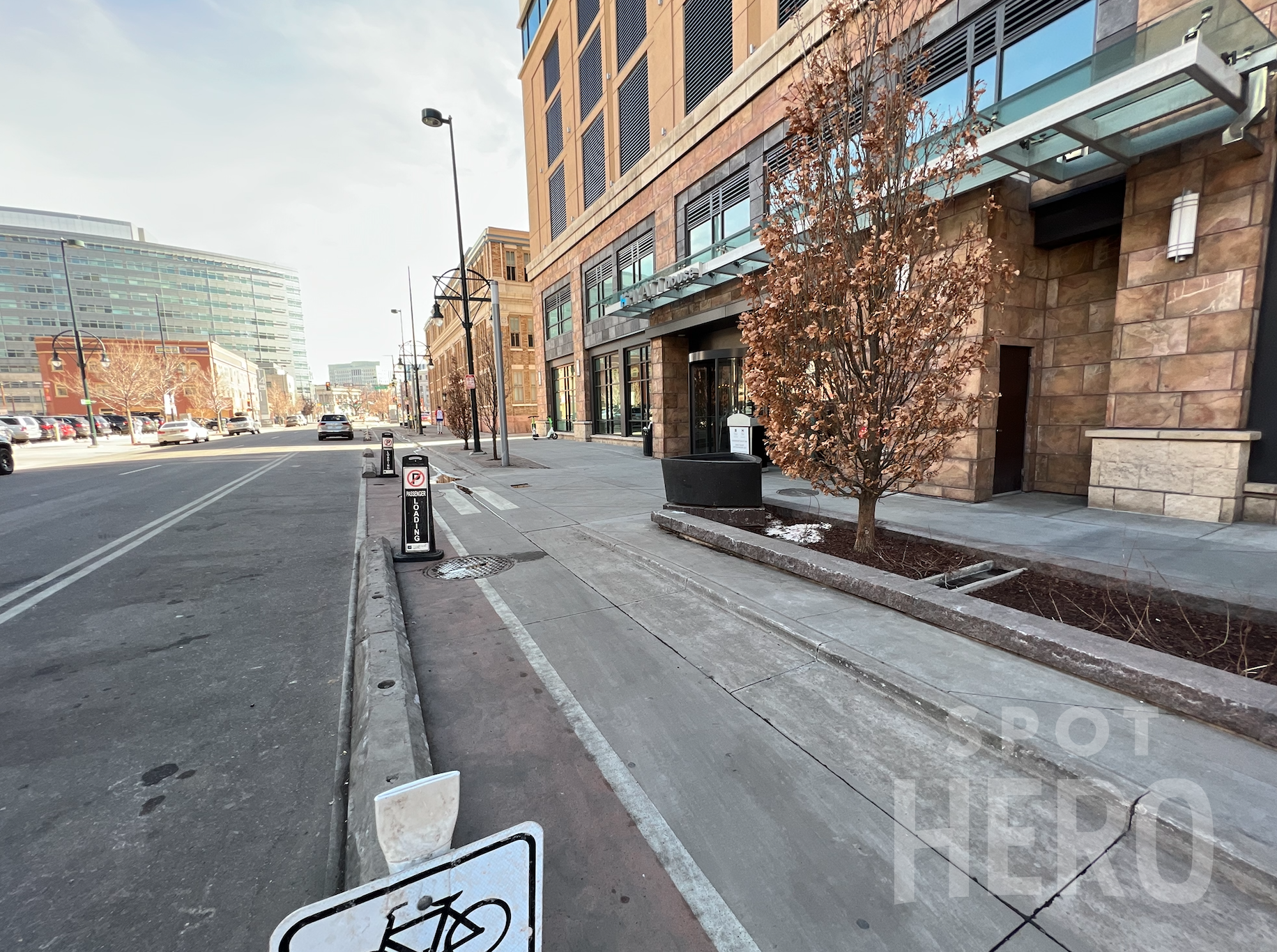 Photo of 440 14th St. - Hyatt House Valet Stand