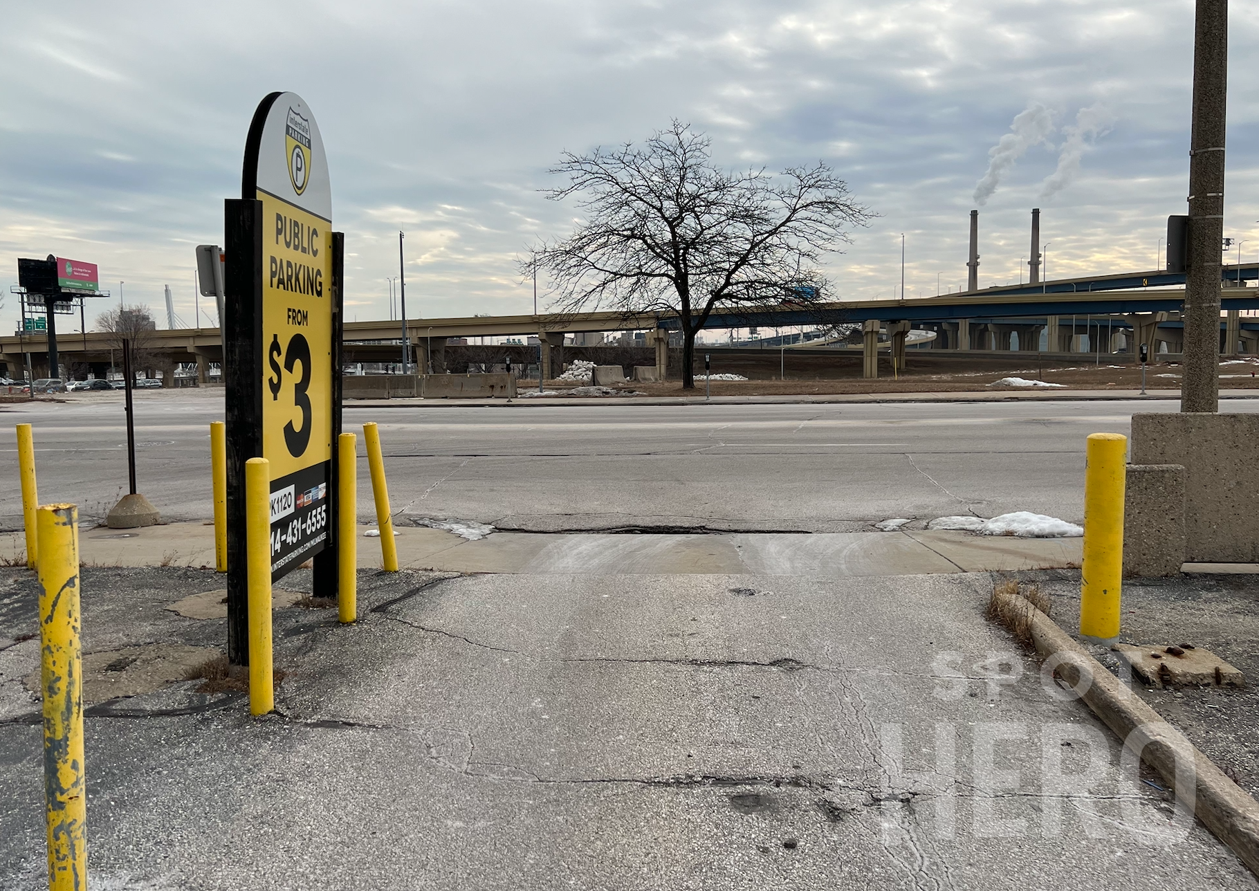 Photo of 643 N 8th St. - Wells Fargo Center Lot