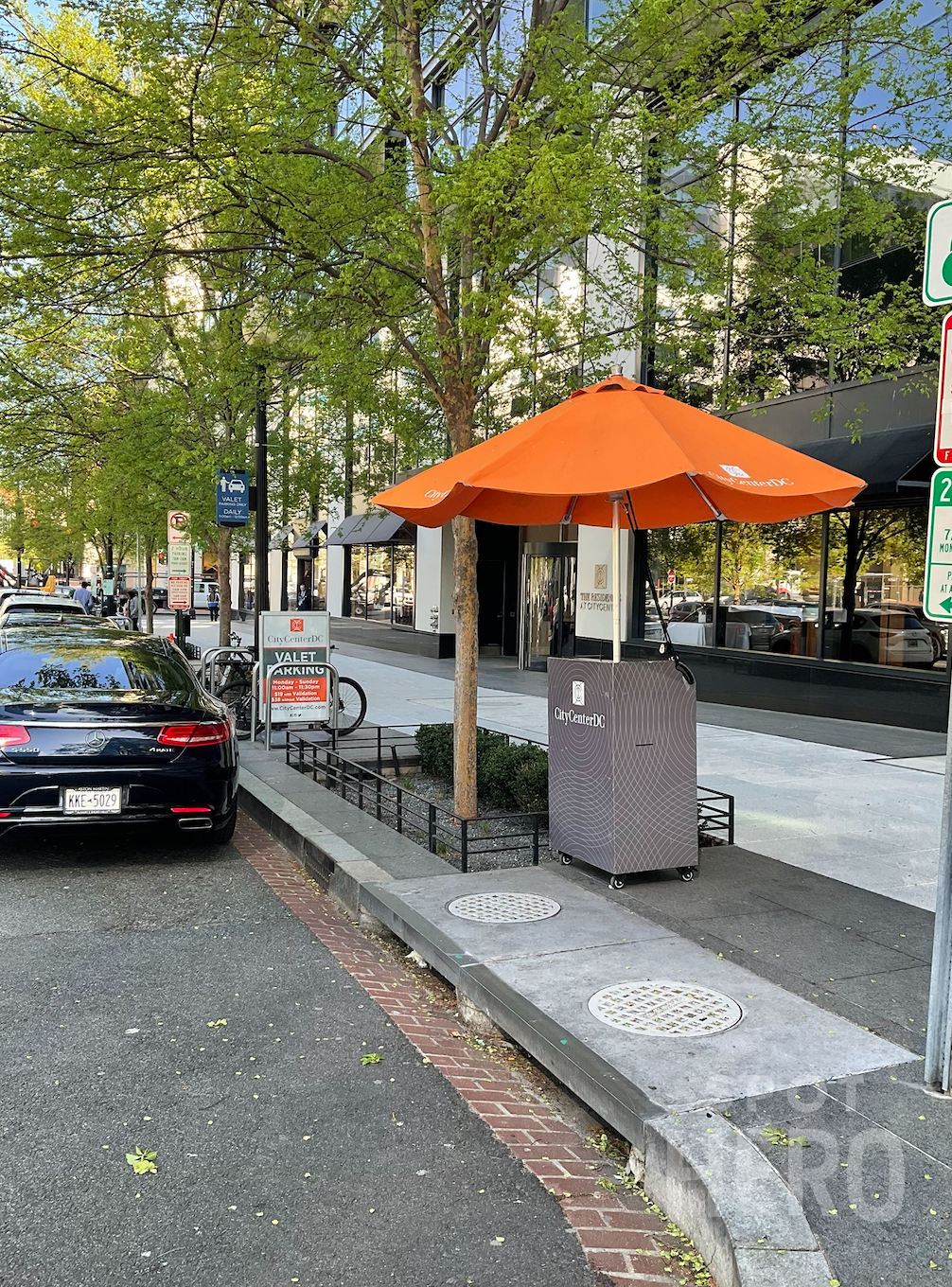 Photo of 950 I St. NW - Valet