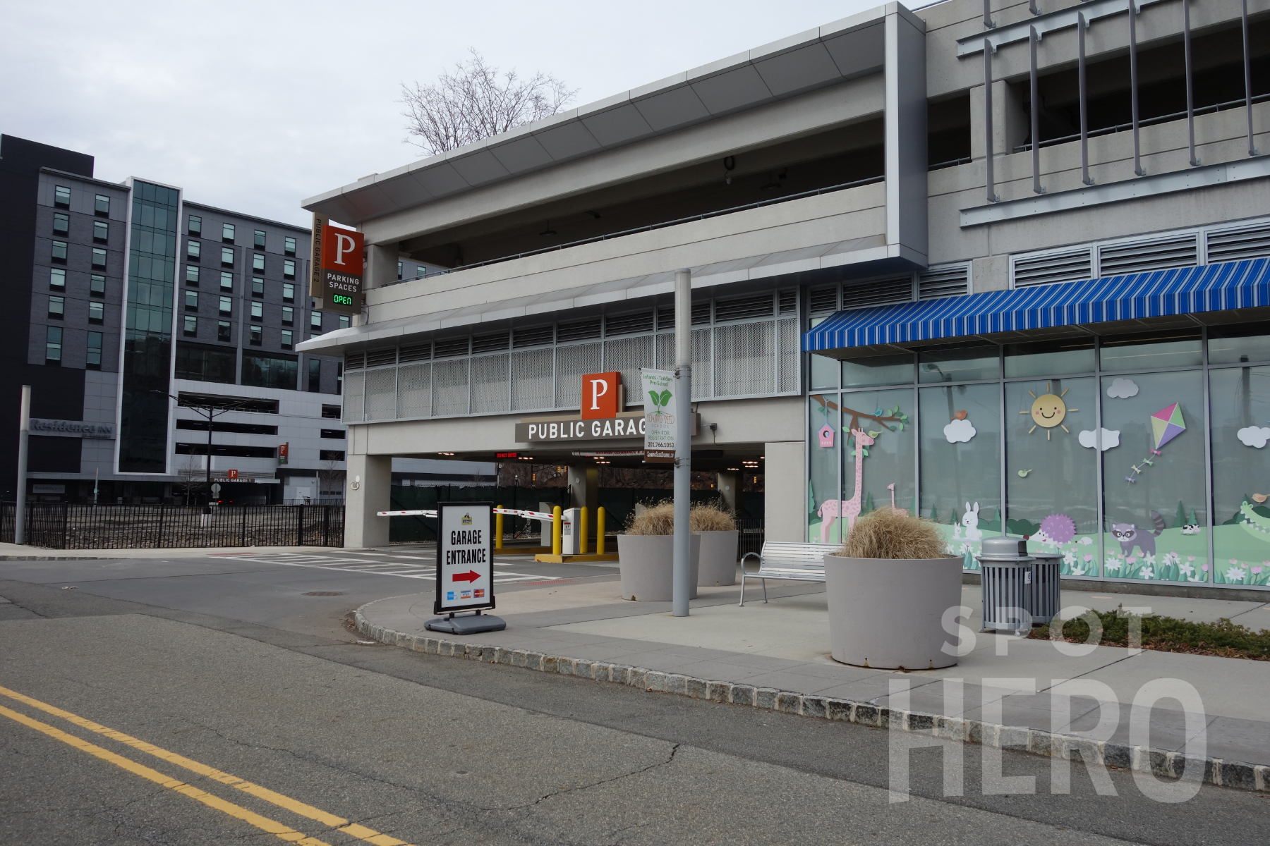 Photo of 100 Ave. At Port Imperial - Garage