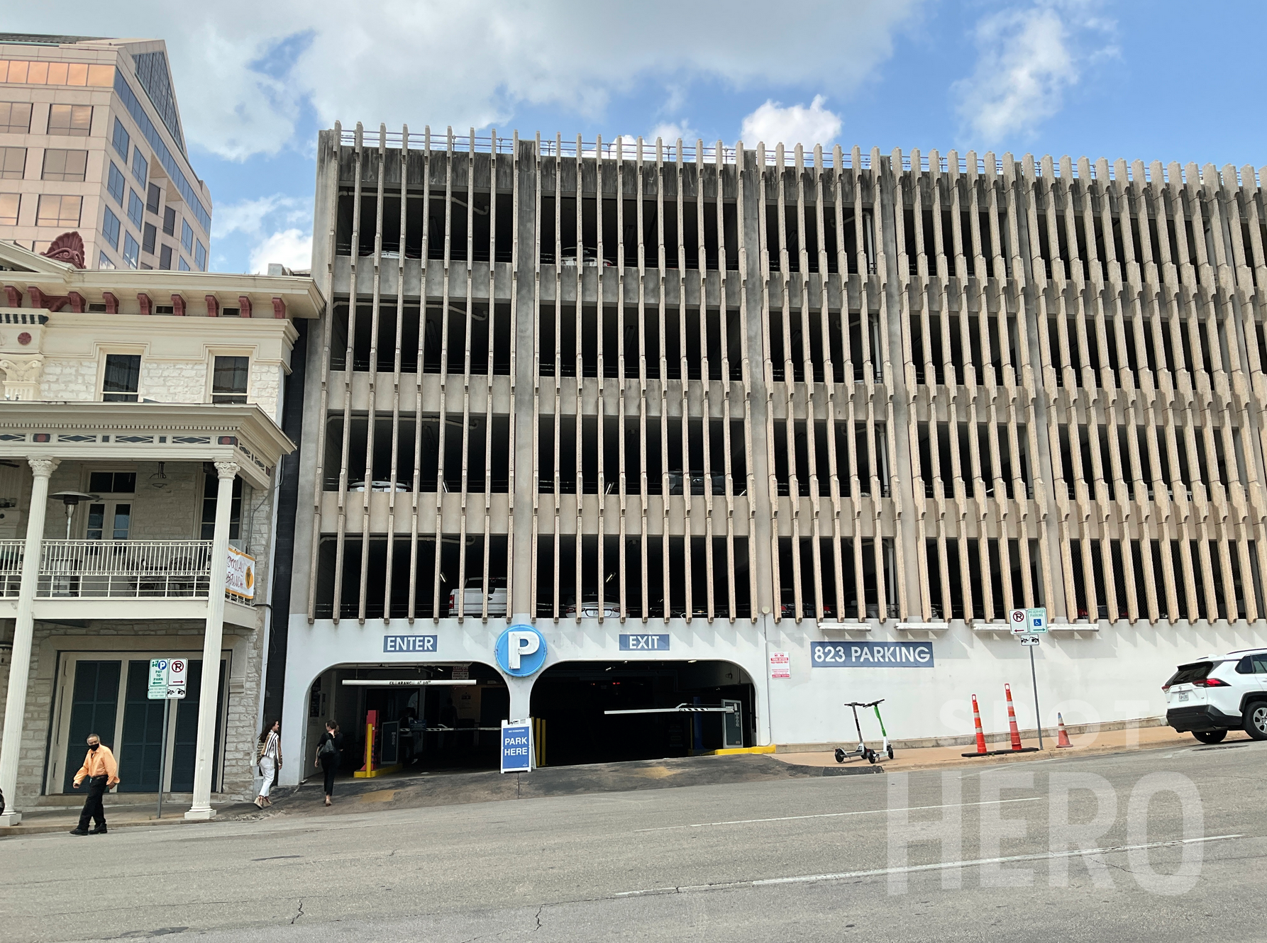 Photo of 910 Brazos St (823 Congress) - Garage