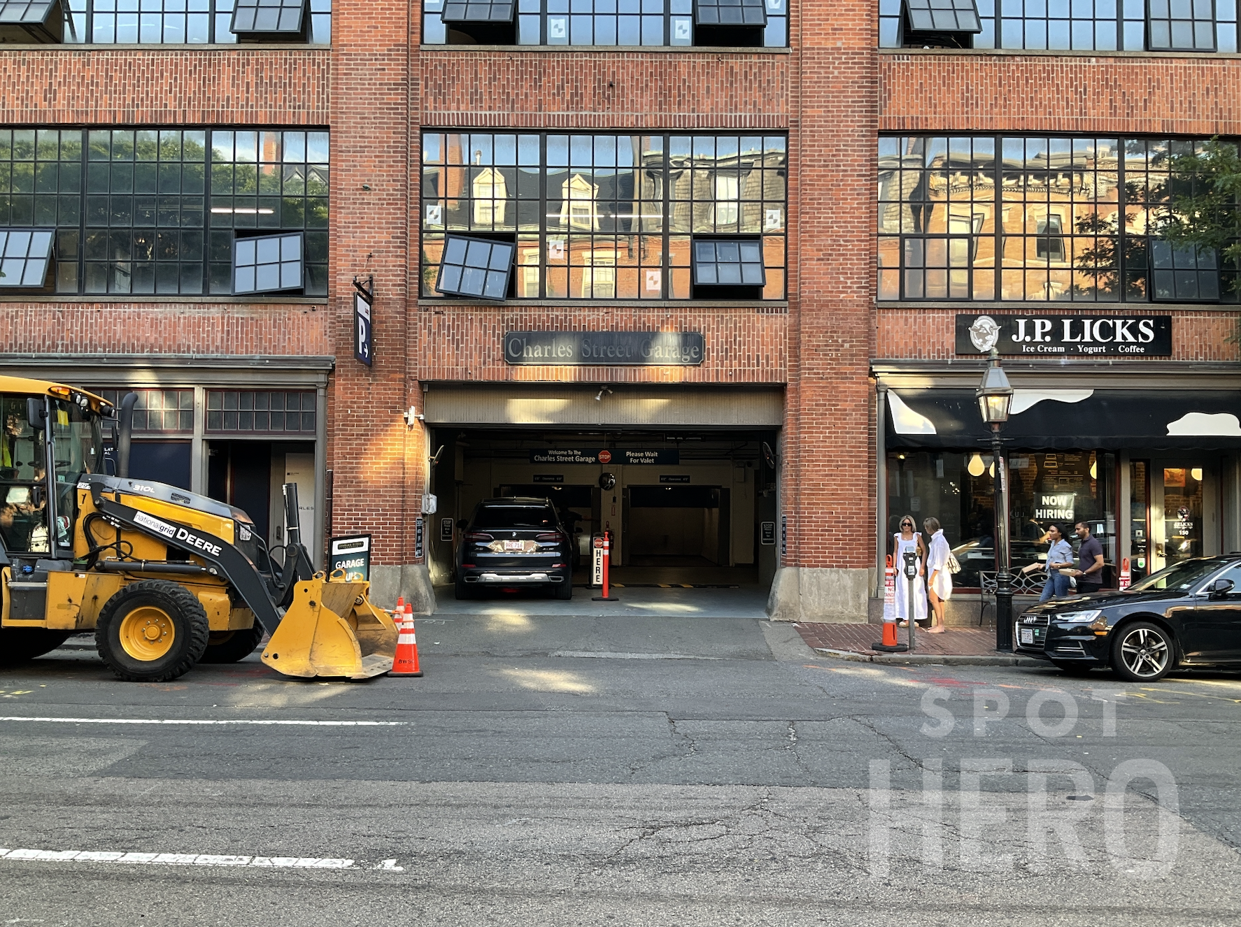 Photo of 144 Charles St. - Valet