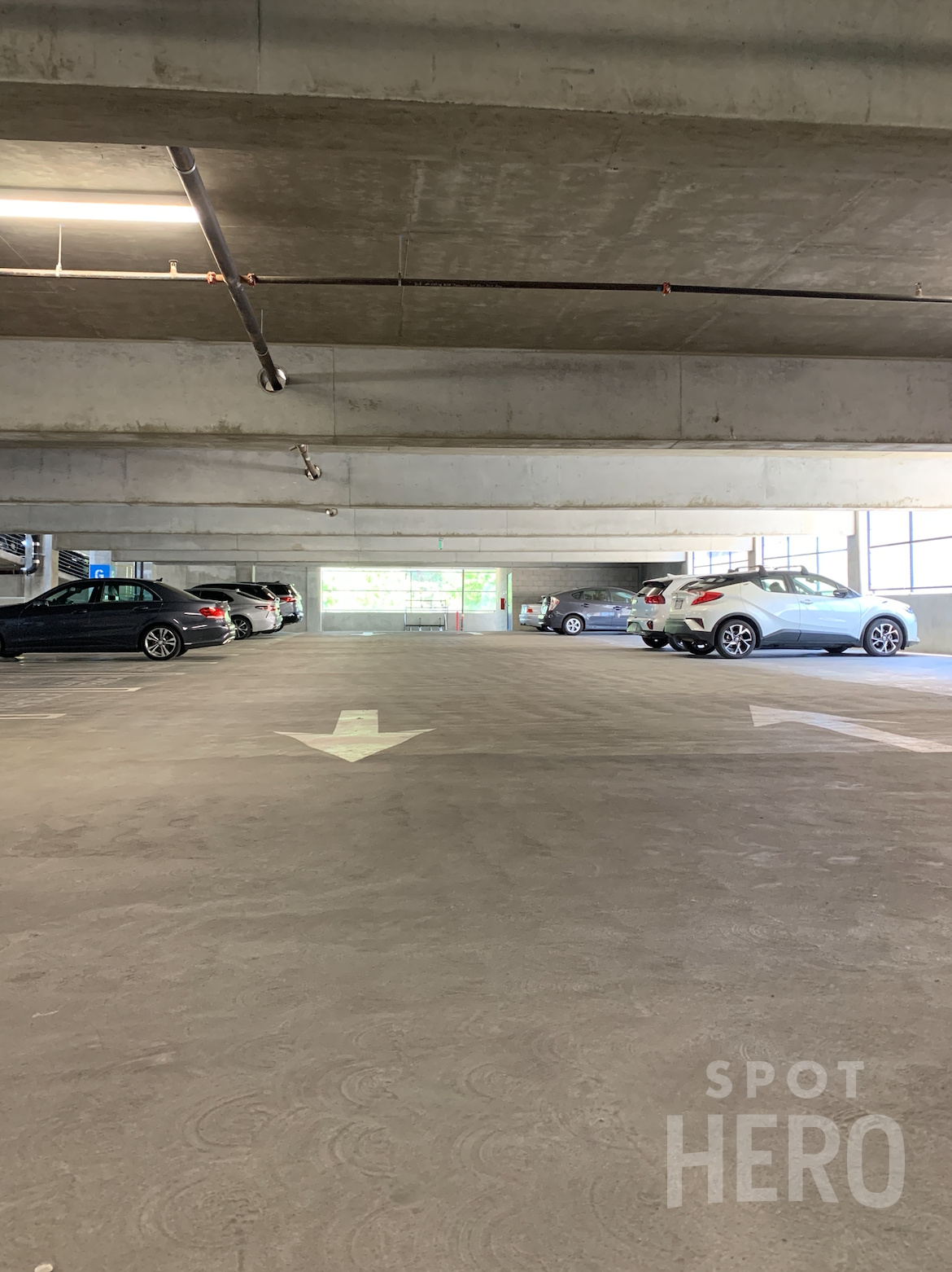 Photo of 5411 Etiwanda Ave. - Tarzana Medical Campus - Garage