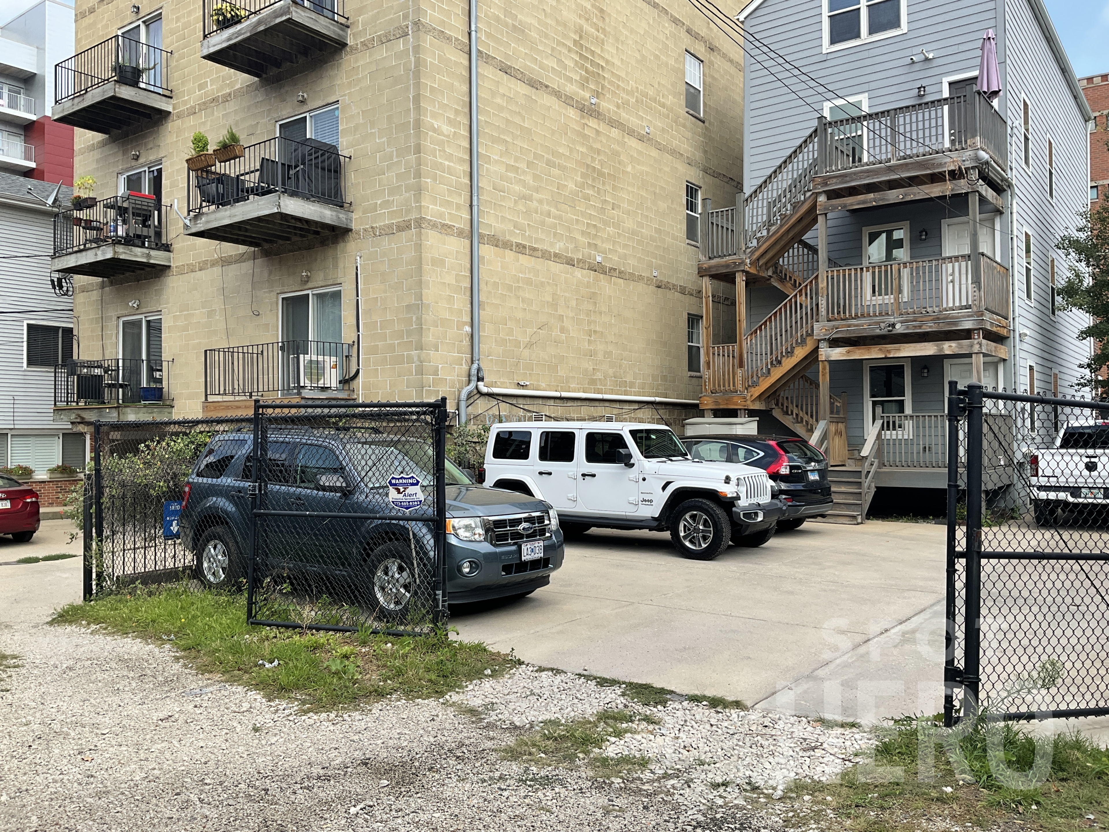 Photo of 321 W Schiller St.