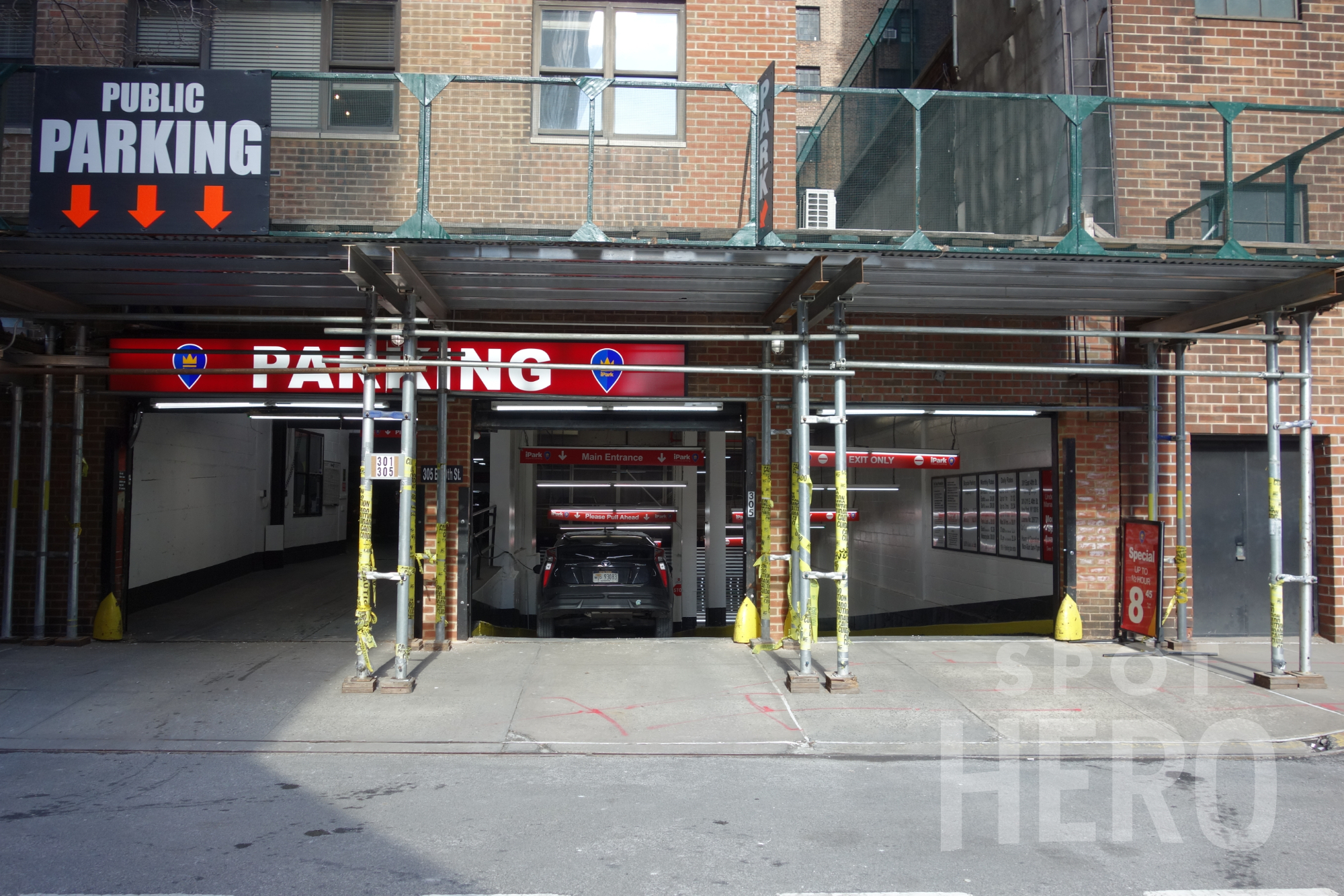 Photo of 301-305 E 40th St. - Street Parking Corp - Valet Garage