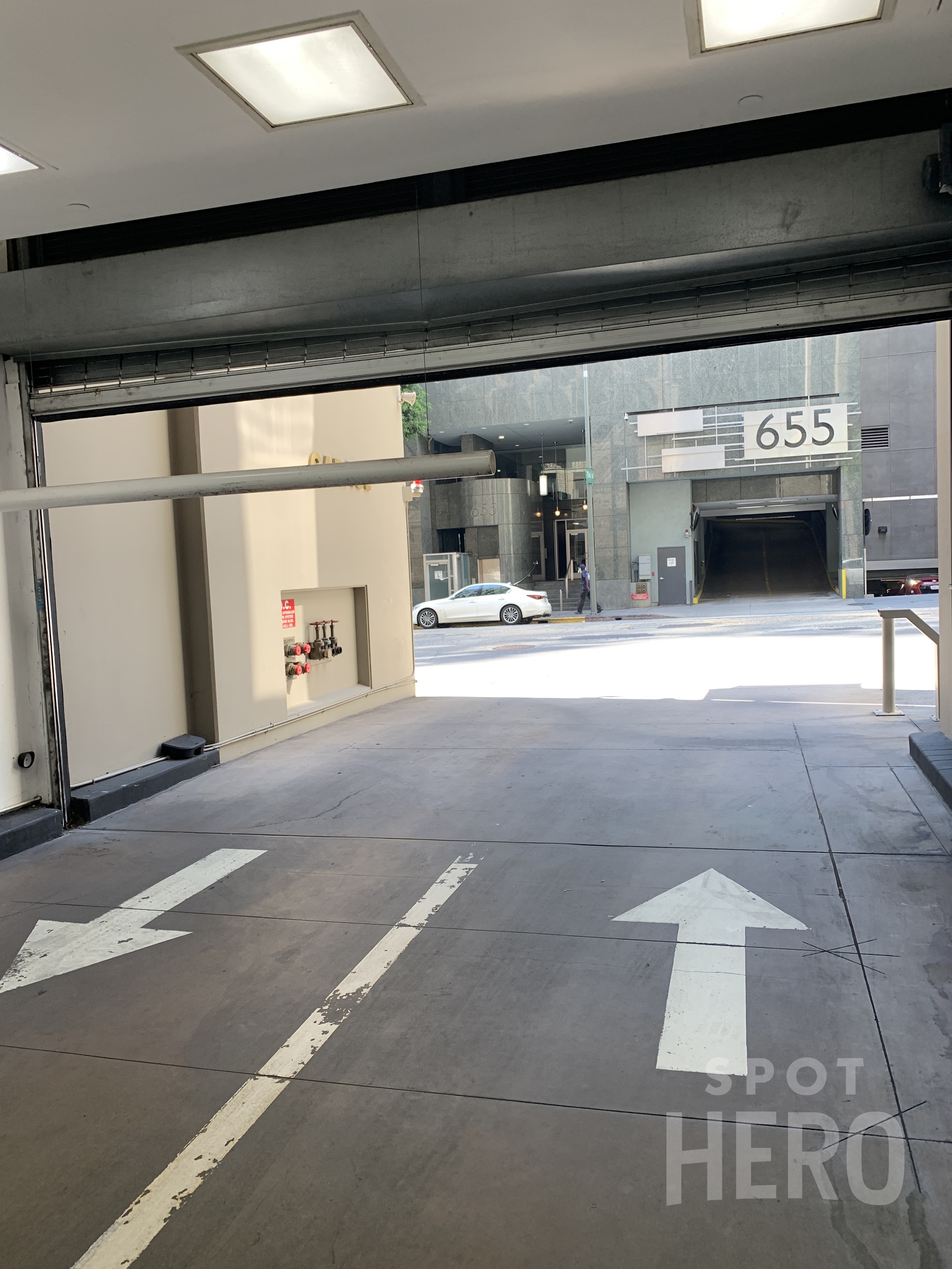Photo of 666 Hope St. (626 Wilshire Blvd.) - Golden Boy Garage