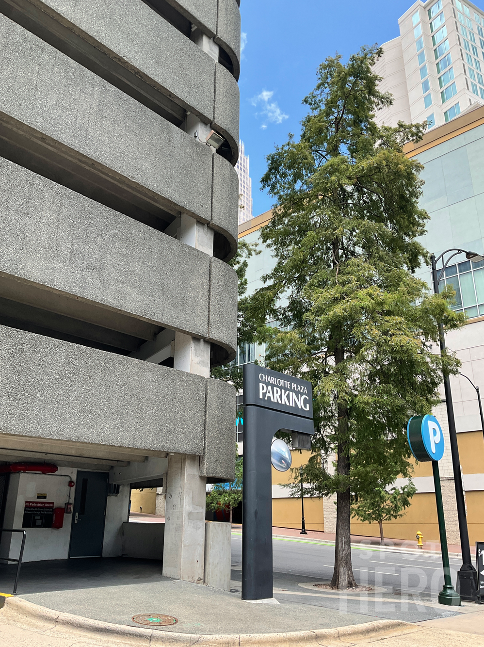 Photo of 306 E 4th St - Charlotte Plaza Garage