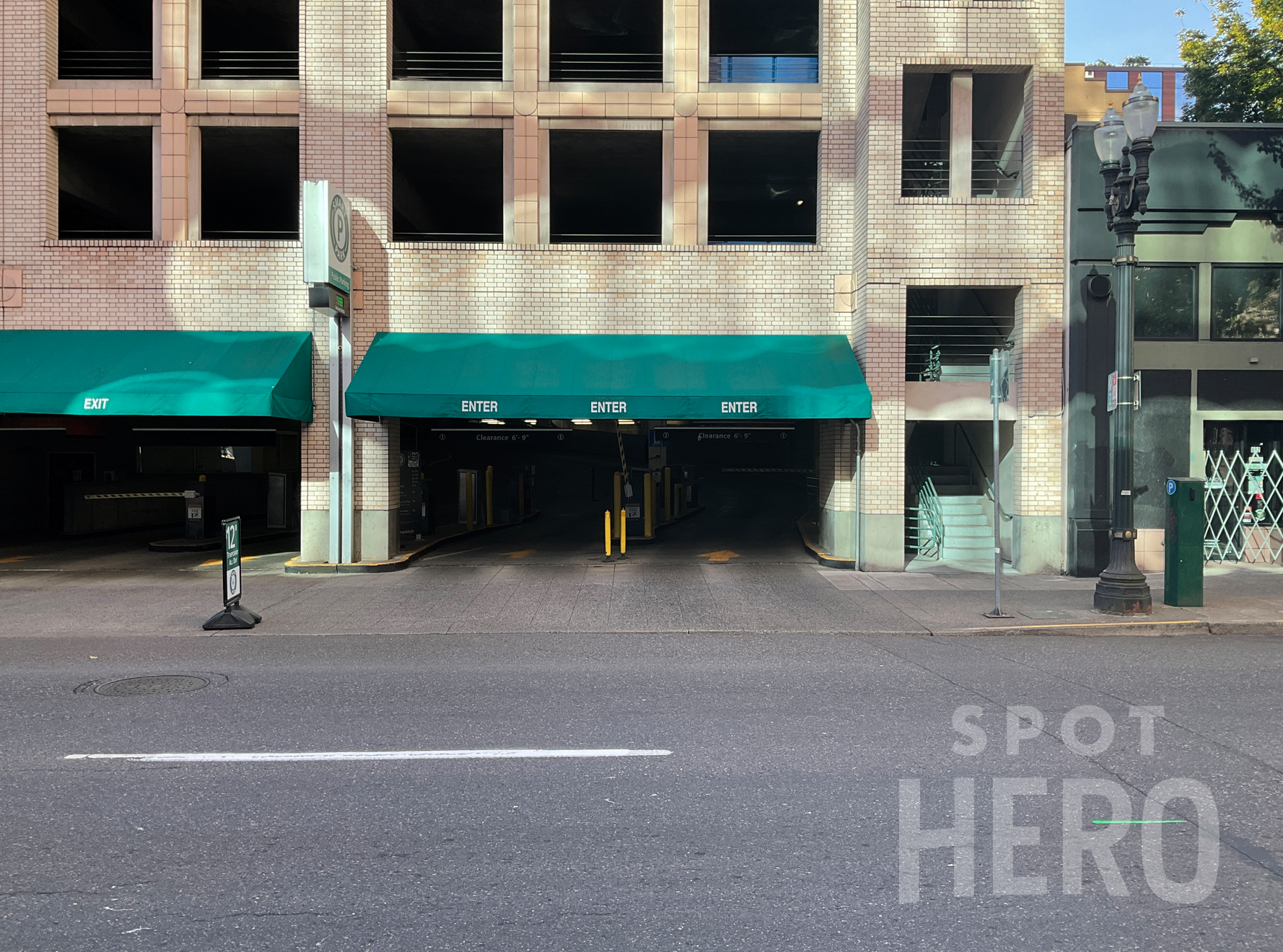Photo of 854 SW 3rd Ave. - Pioneer Tower Garage