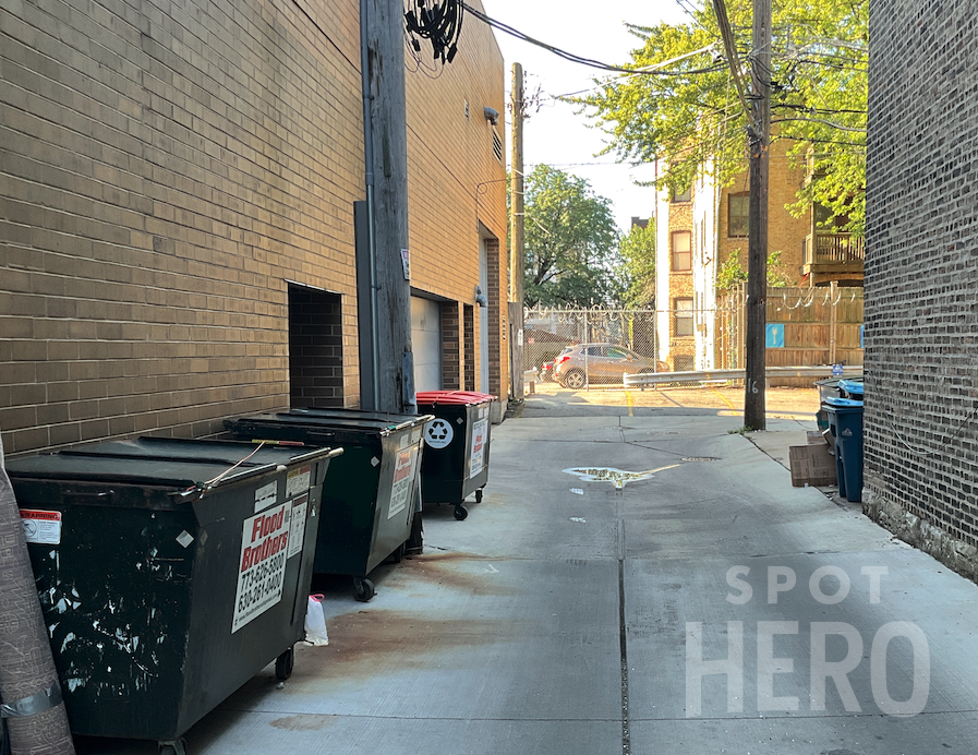 Photo of 1024 W Byron St. - Spot #43