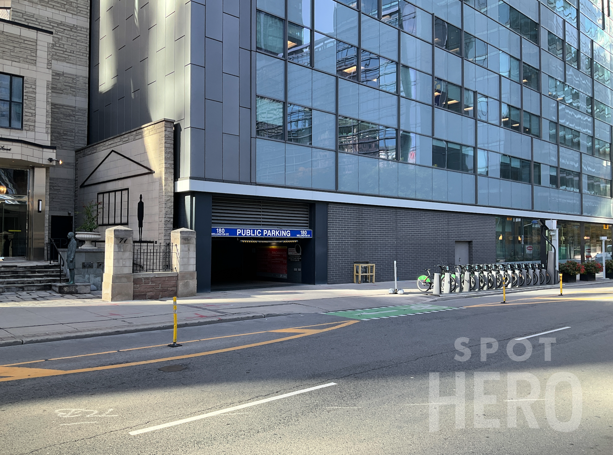 Photo of 69 Simcoe St. (180 Wellington St W) - RBC Building Lot 462