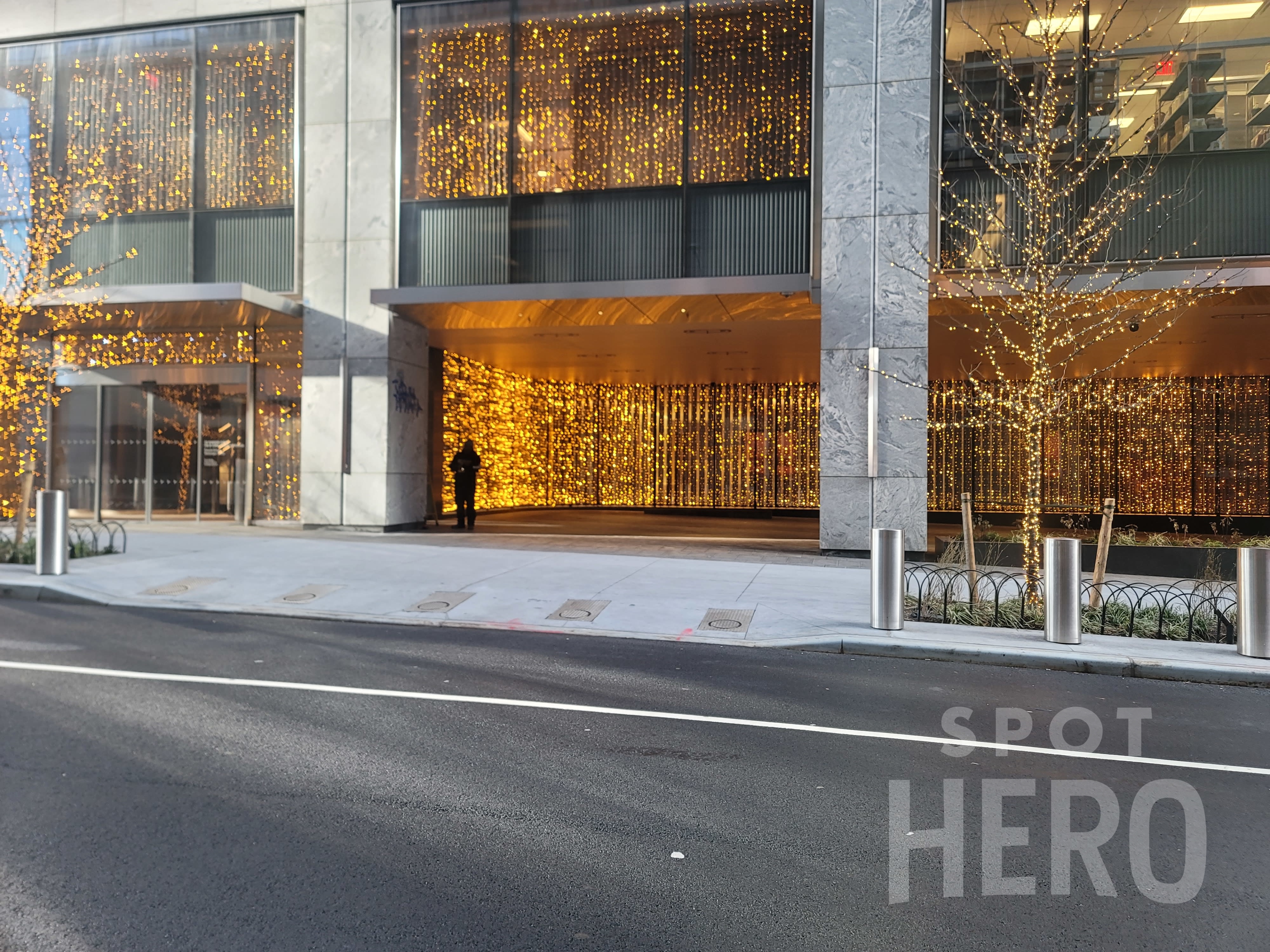 Photo of 511 W. 33rd St. - Valet Garage