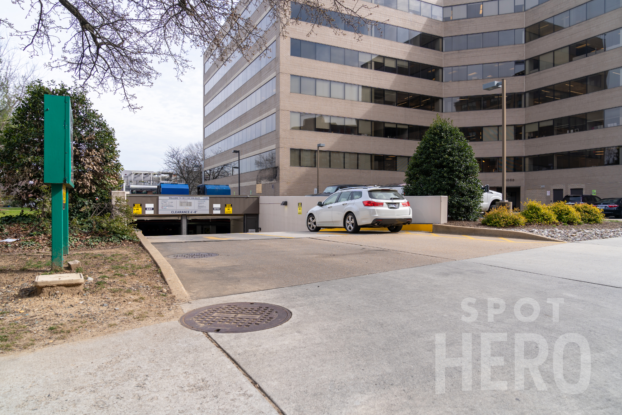 Photo of 1285 N Highland St. (3033 Wilson Blvd.) - Garage