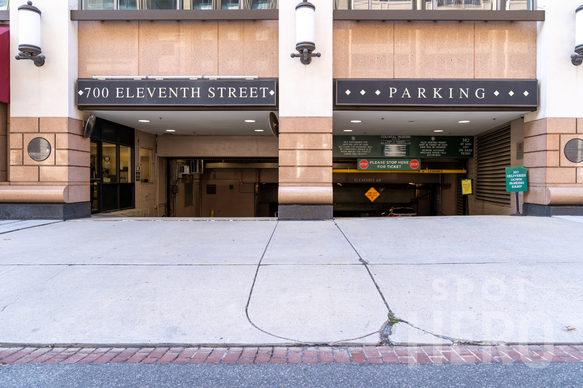 Photo of 700 11th St. NW - Edward Bennett Williams Bldg. - Valet-Assist Garage - (Lot 442)