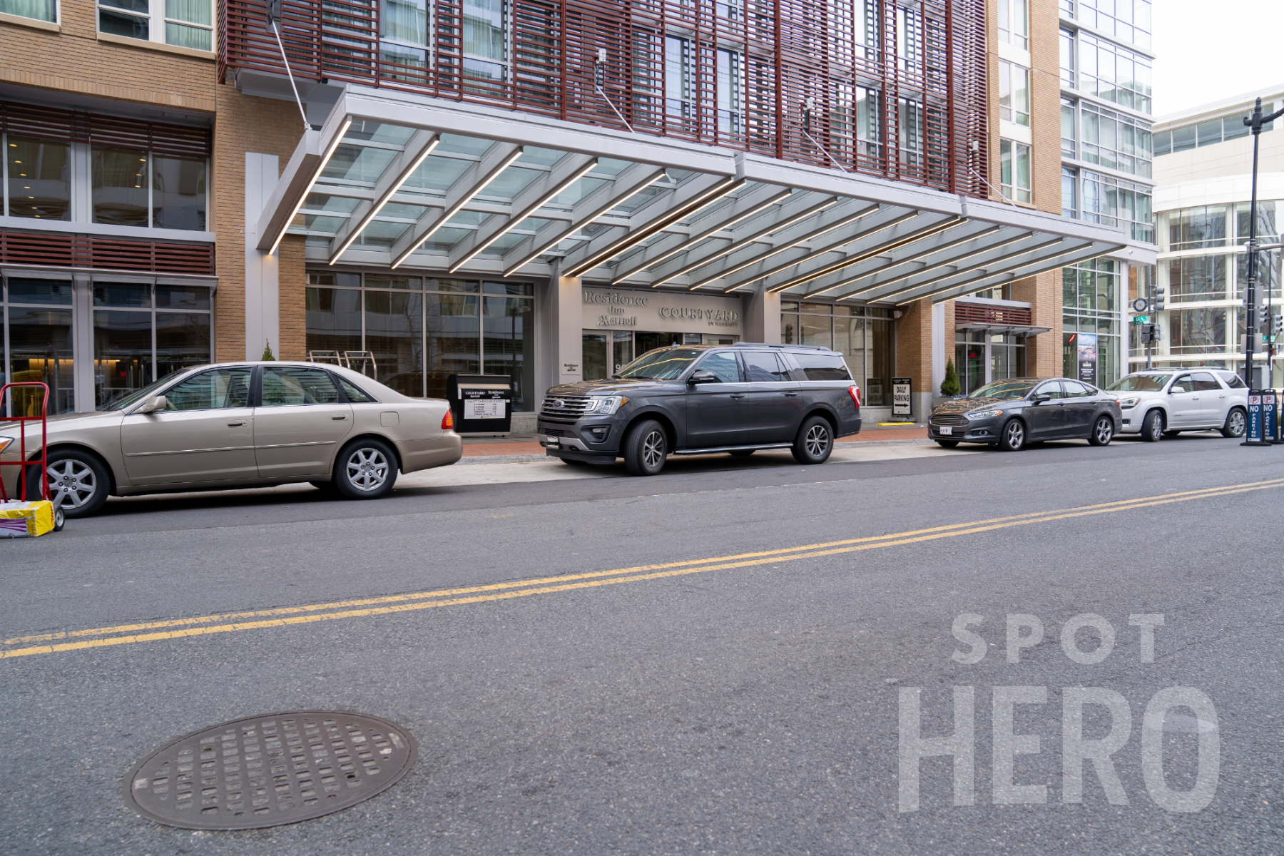 Photo of 901 L St. NW - Courtyard & Residence Inn