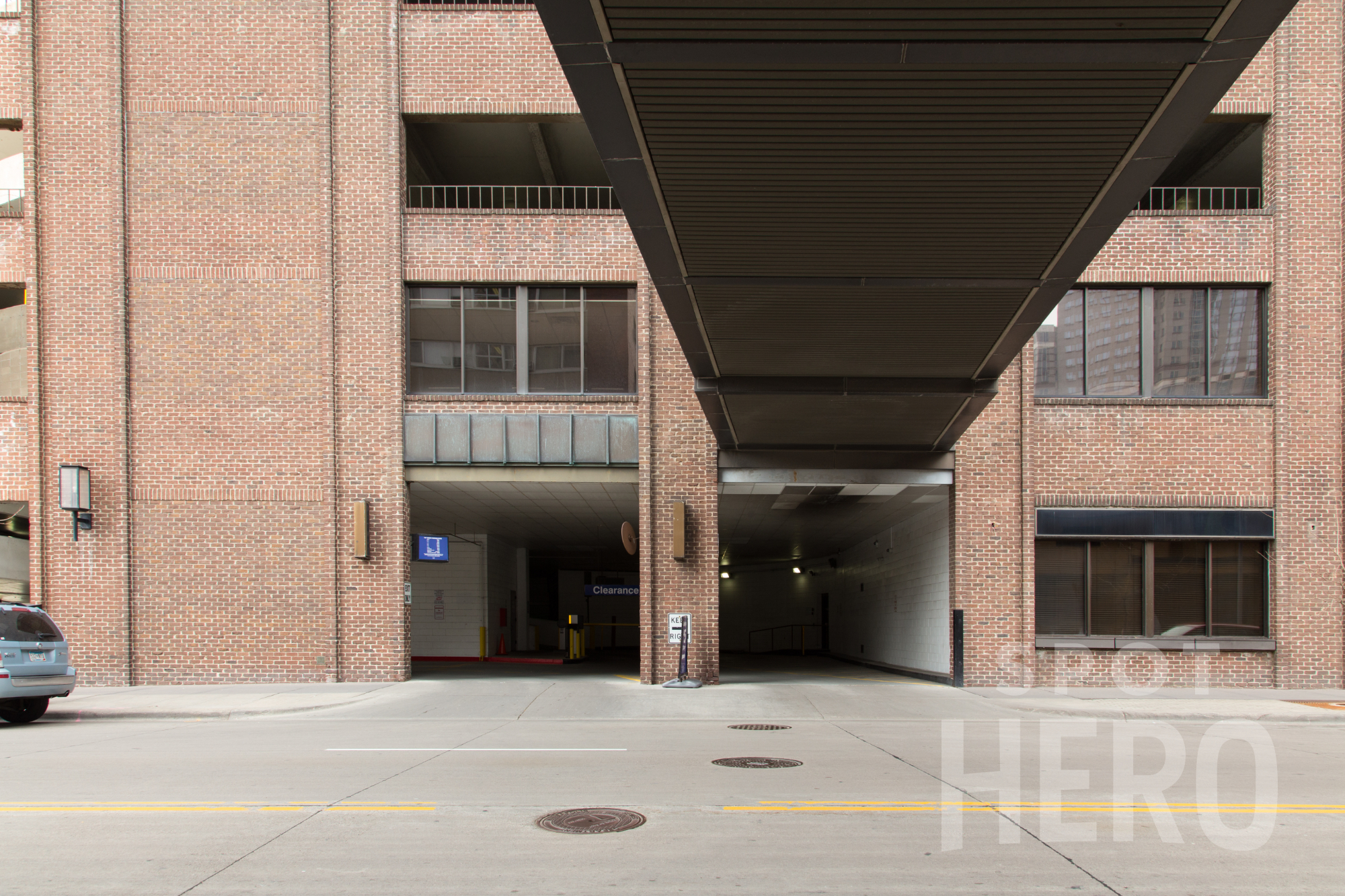 Photo of 121 S. 8th Street - Deluxe Garage