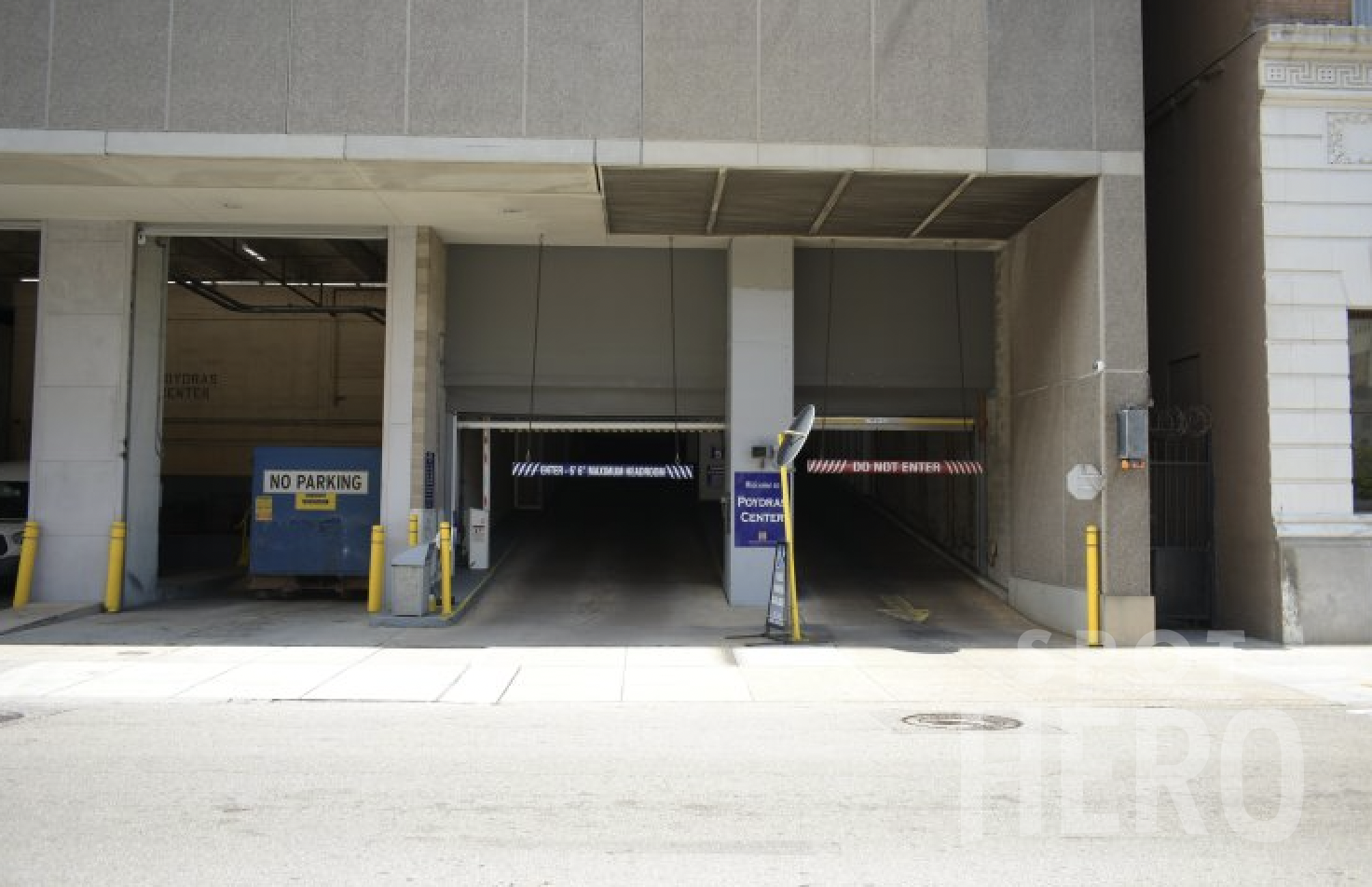 Photo of 650 Poydras St. - Poydras Center Garage