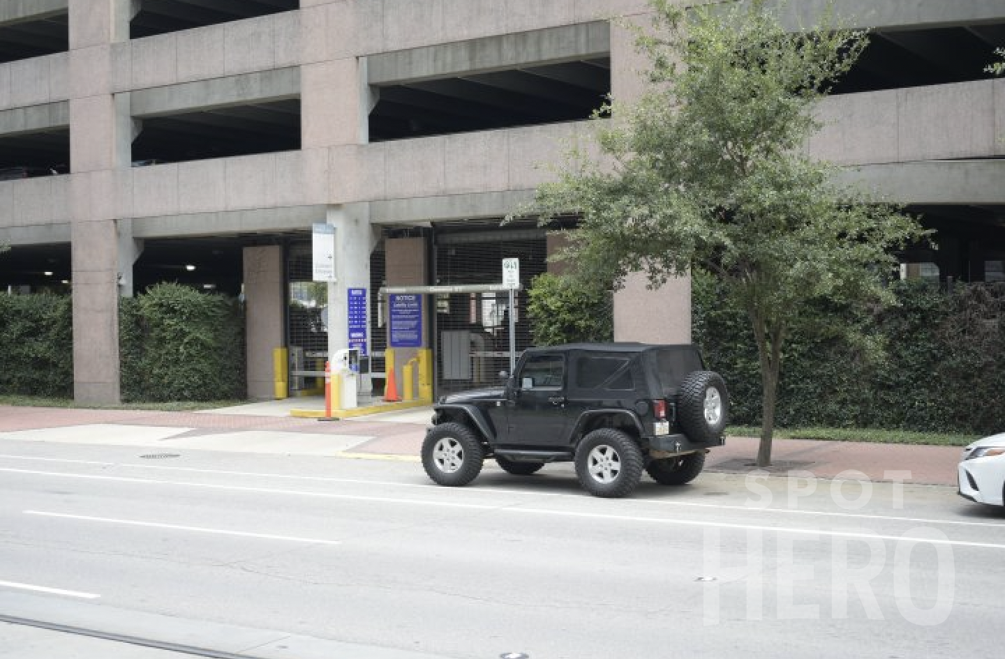 Photo of 600 Loyola Ave. - Energy Center Annex Garage