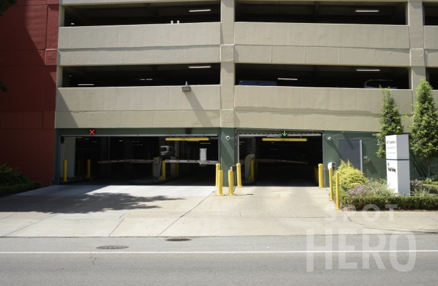 Photo of 601 Tchoupitoulas St. - Garage