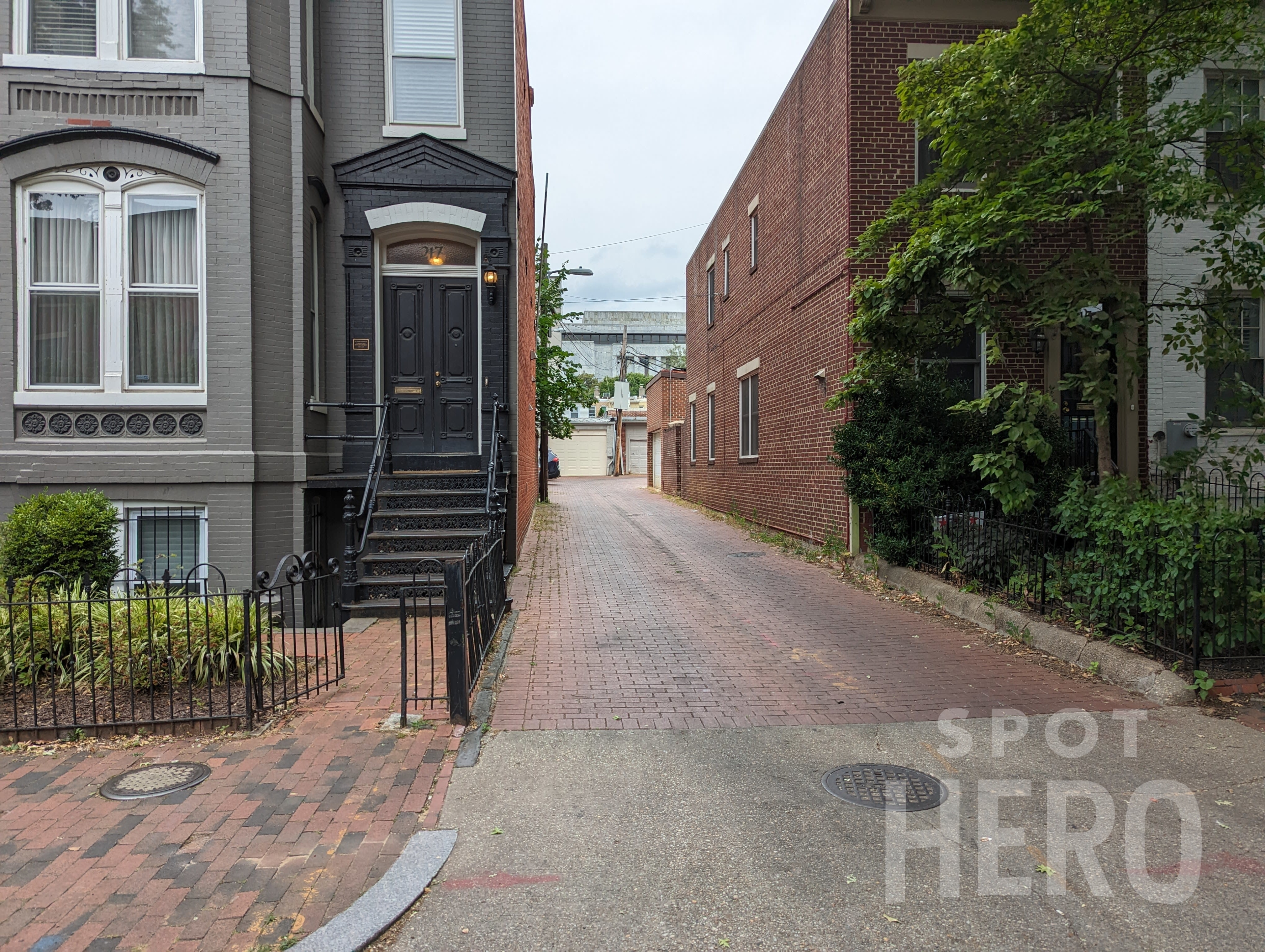 Photo of 260 Lincoln Ct. SE - Spot #8