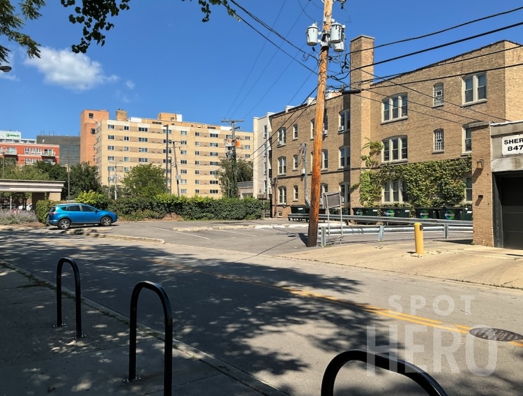 Photo of 1400 Chicago Ave. - Spot #6