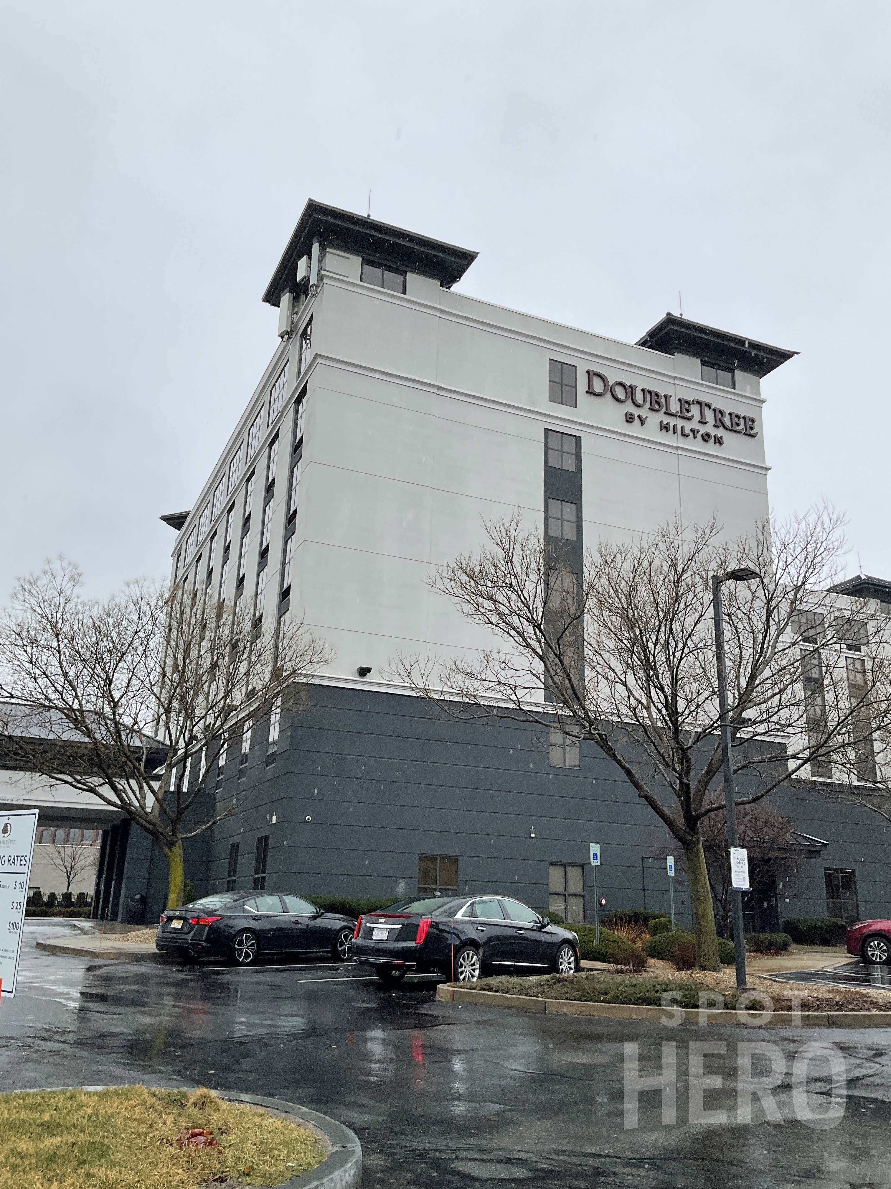 Photo of DoubleTree Chelsea Boston Airport - Uncovered Self Park