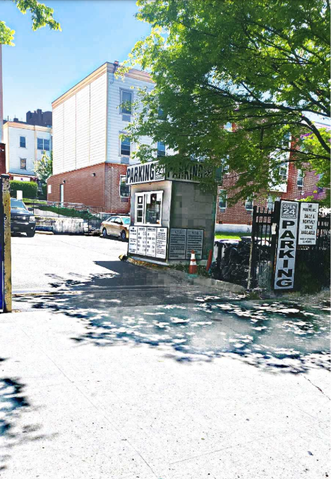 Photo of 1079 Gerard Ave. - Valet Lot