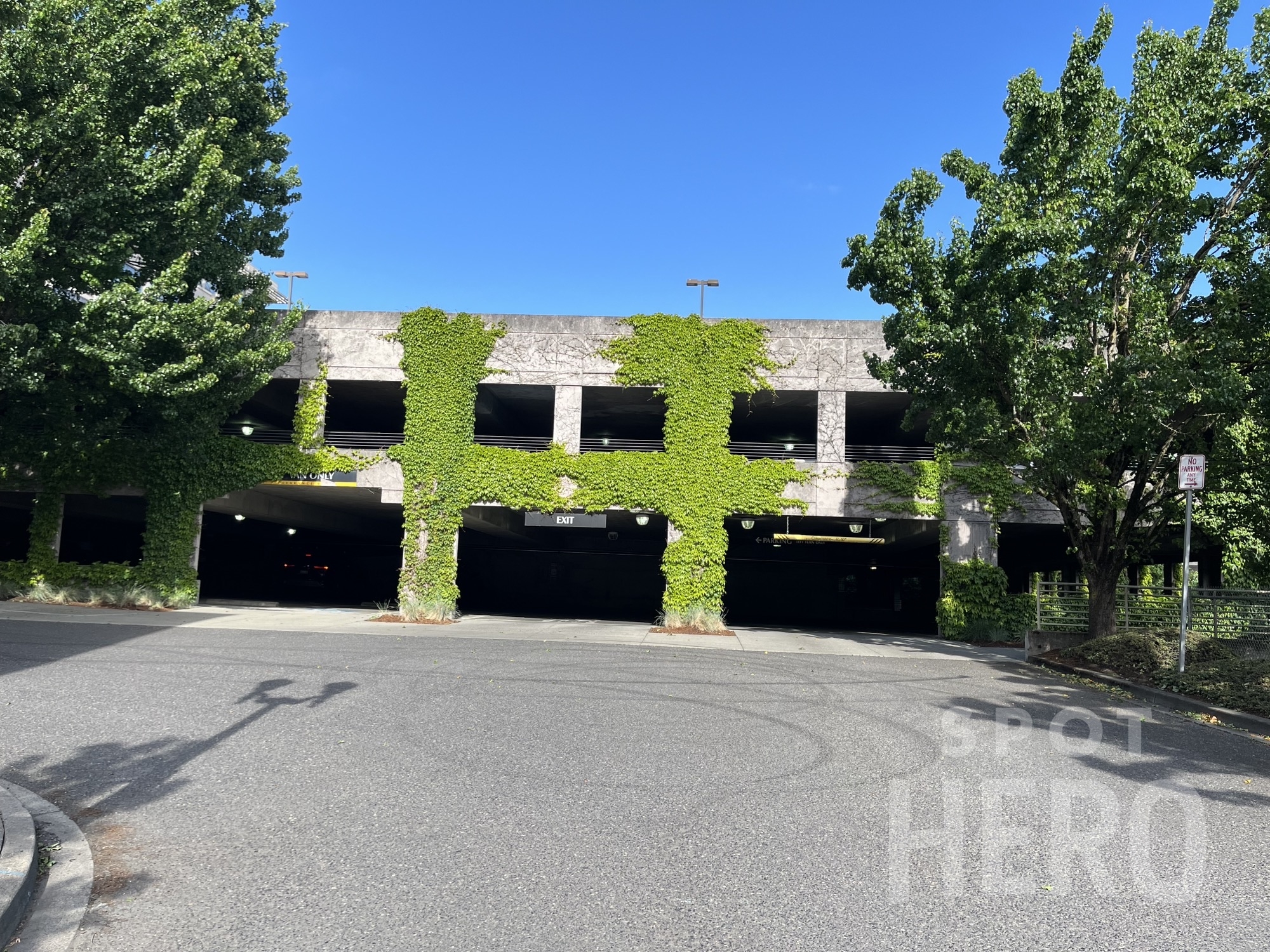 Photo of 500 Broadway St. - Umpqua Bank Garage WV027