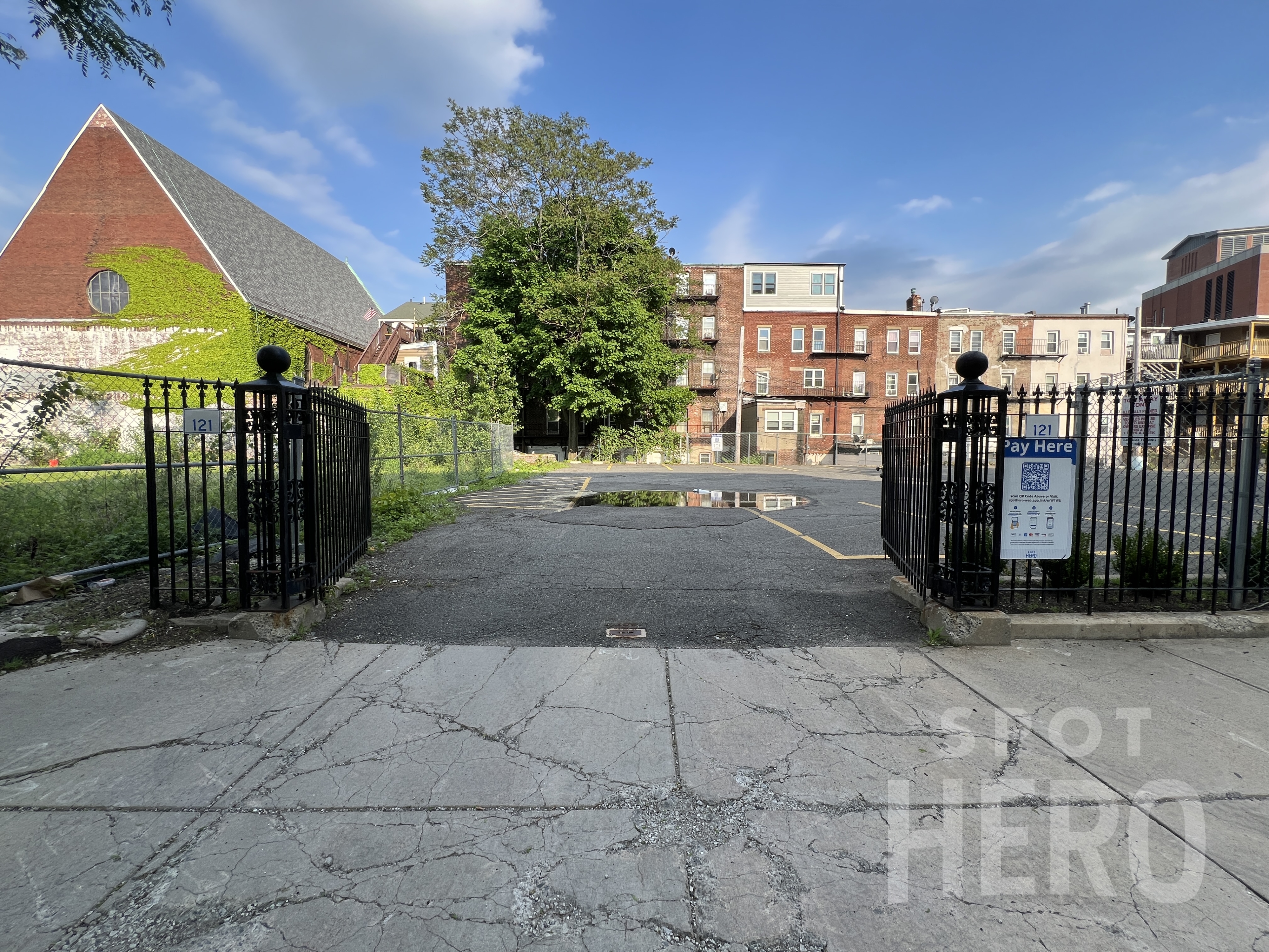 Photo of 121 Liverpool St. - Uncovered Self Park