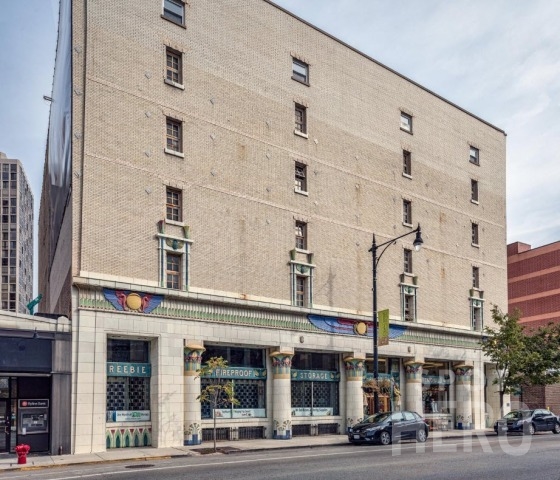 Photo of 2325 N Clark St.