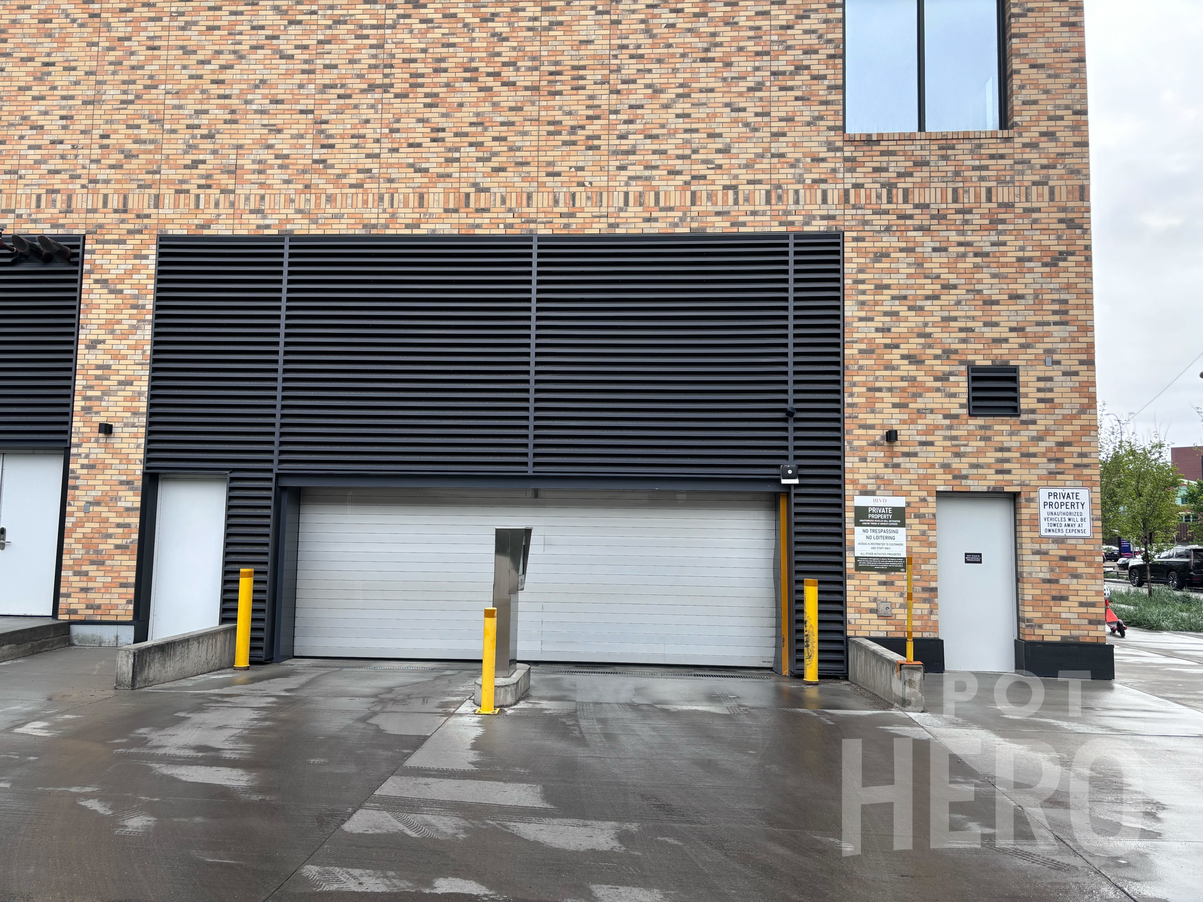 Photo of 1229 Macleod Tr. SE - Garage G0147