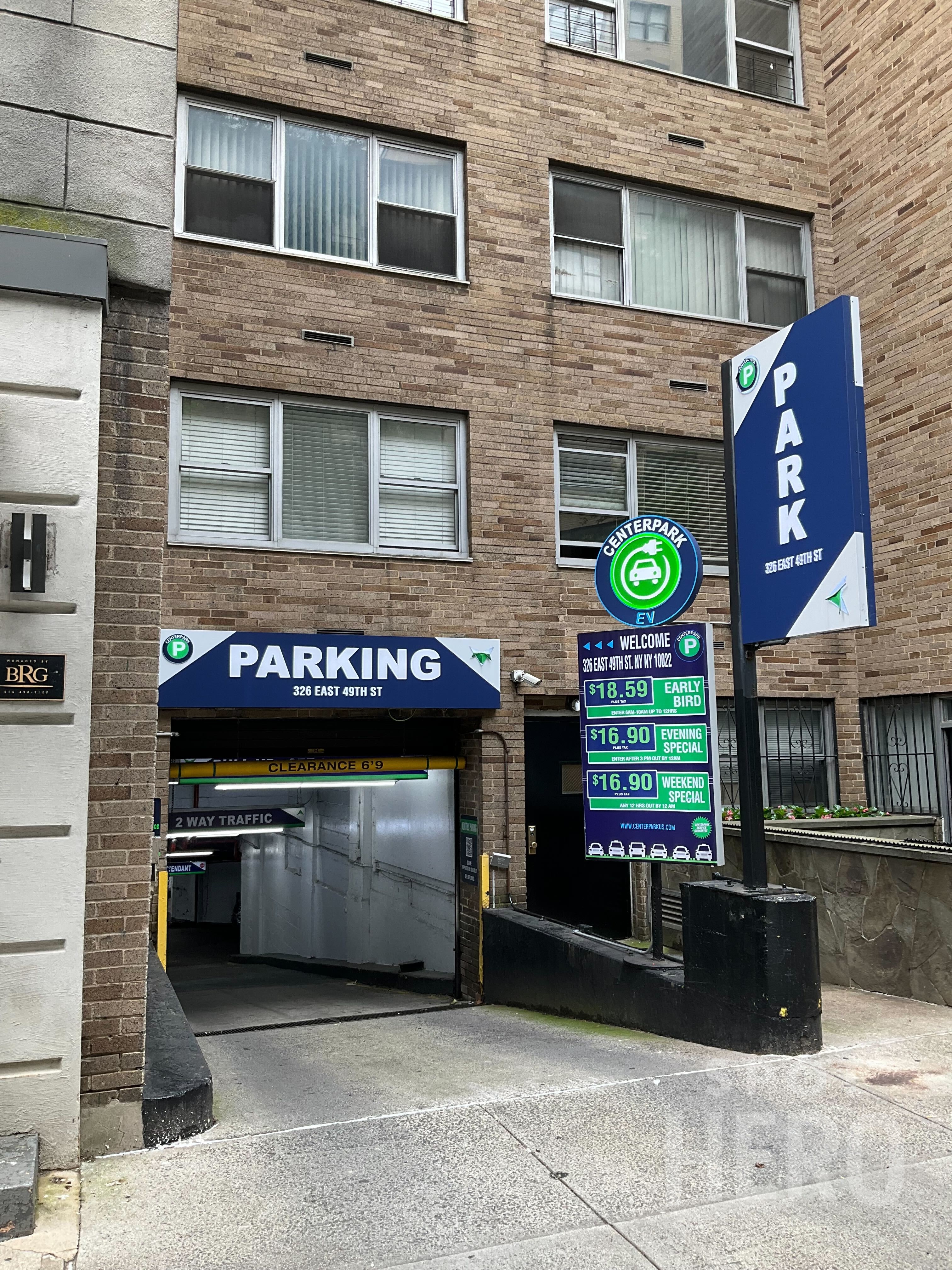 Photo of 326 E 49th St. - 48th St (100 United Nations Plaza) - Valet Garage