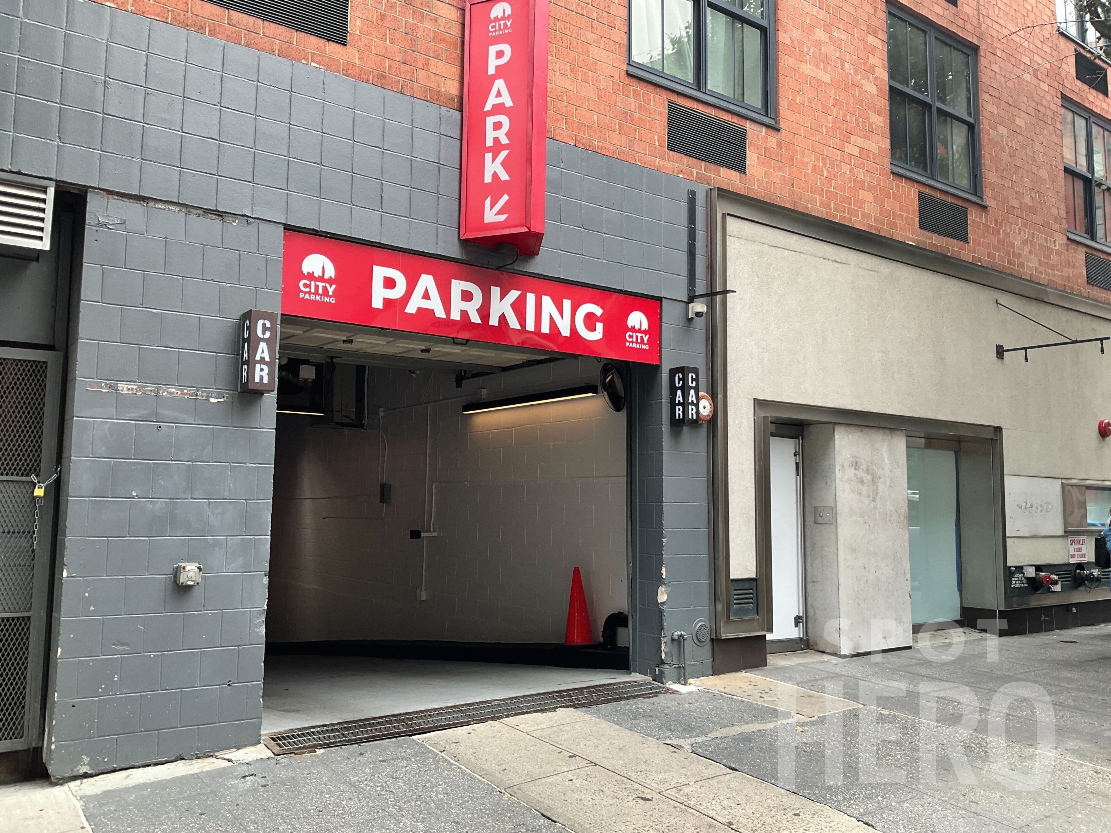 Photo of 298 Mulberry St. - Garage