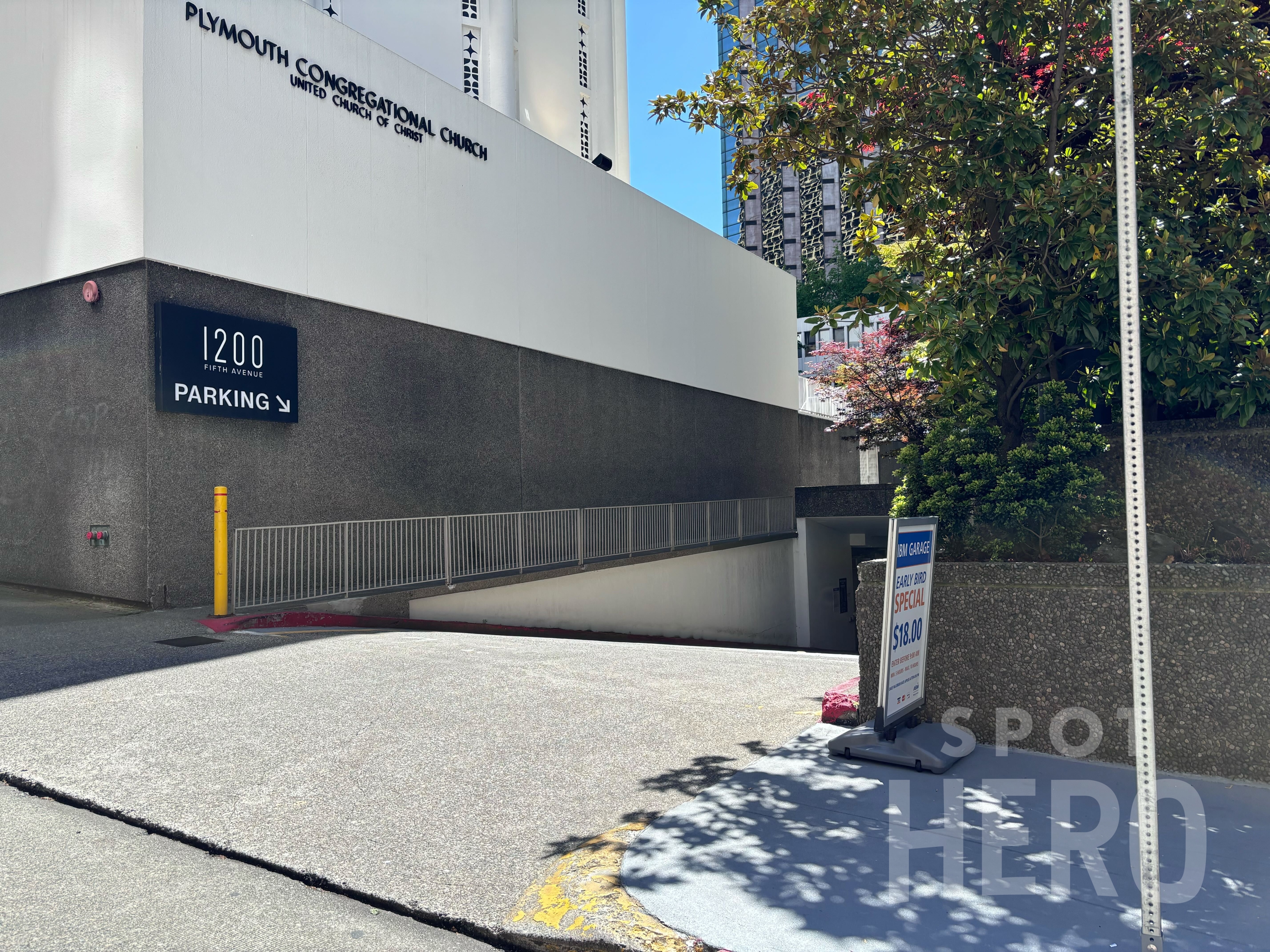 Photo of 511 University St. - IBM Building Garage