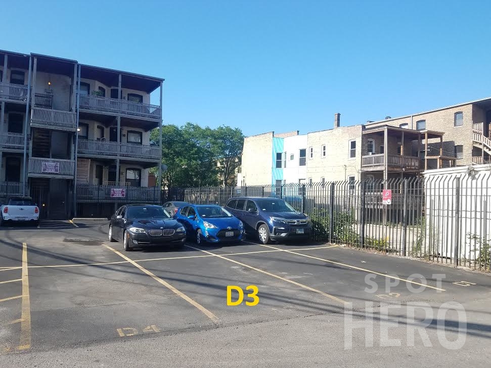 Photo of 728 W Addison St. - Spot D3