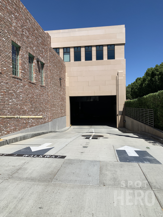 Photo of 40 S El Molino Ave. (680 E Colorado Blvd.) - Garage