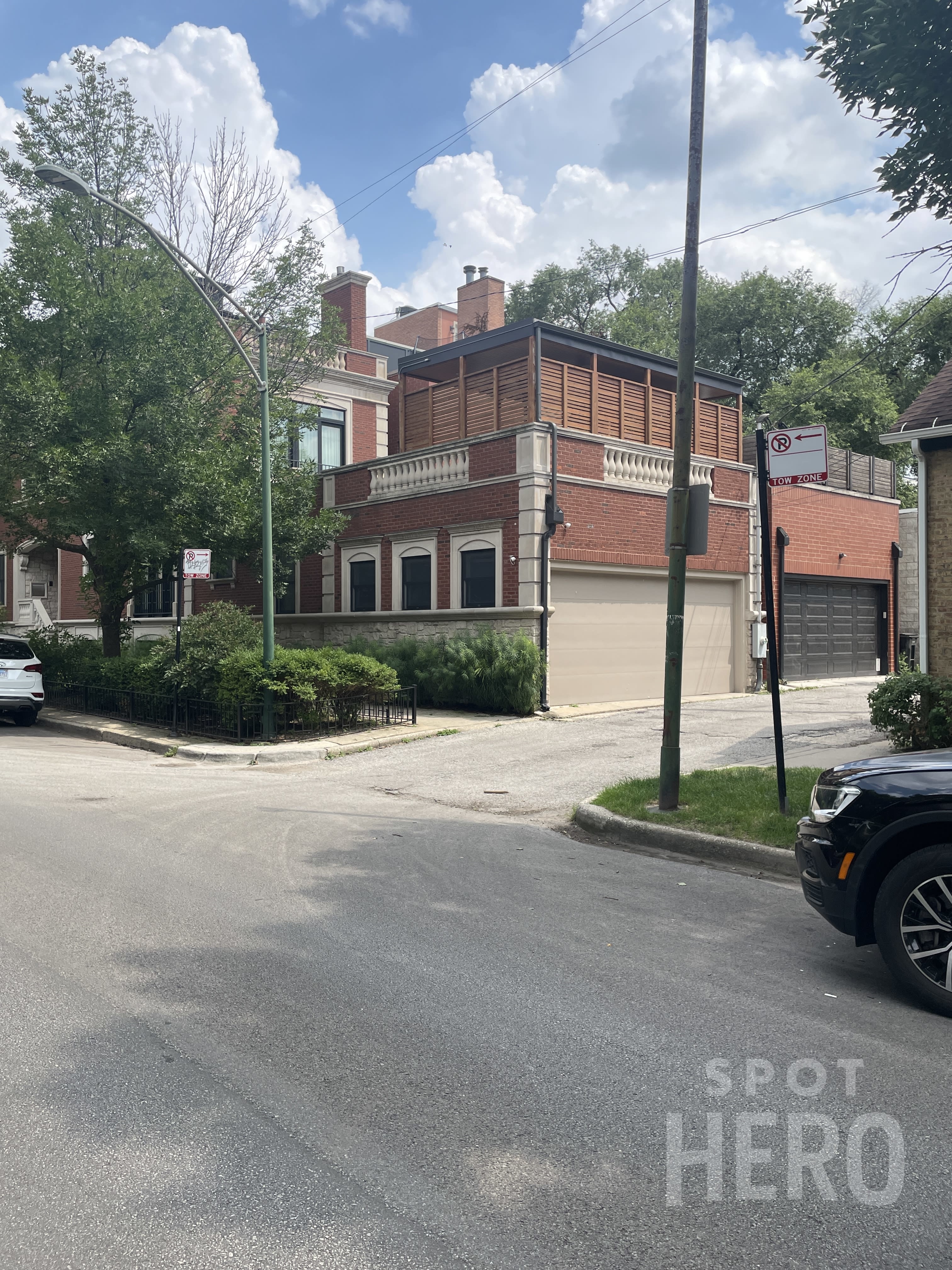 Photo of 1255 W Belden Ave. - Spot #4