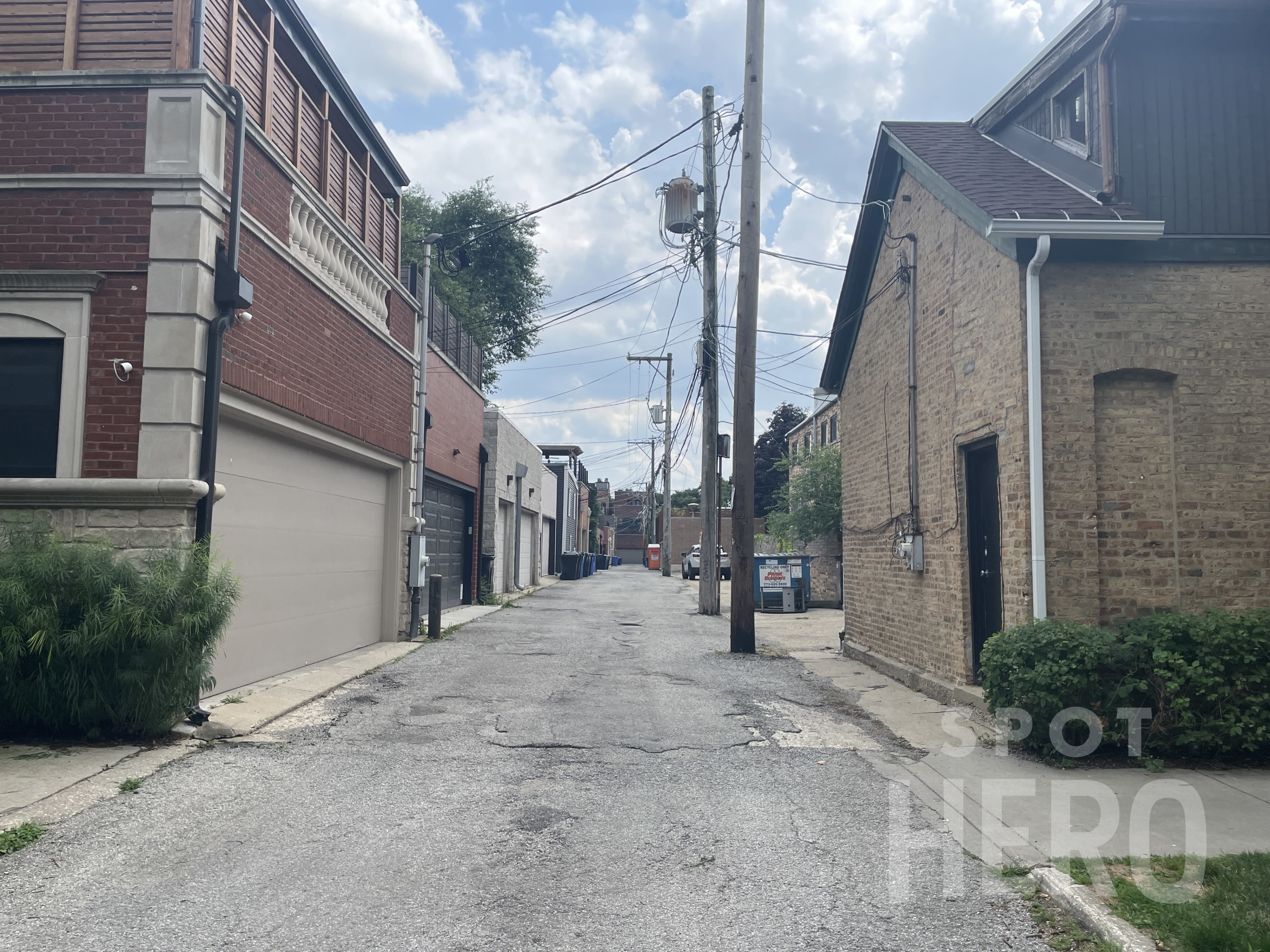 Photo of 1255 W Belden Ave. - Spot #9