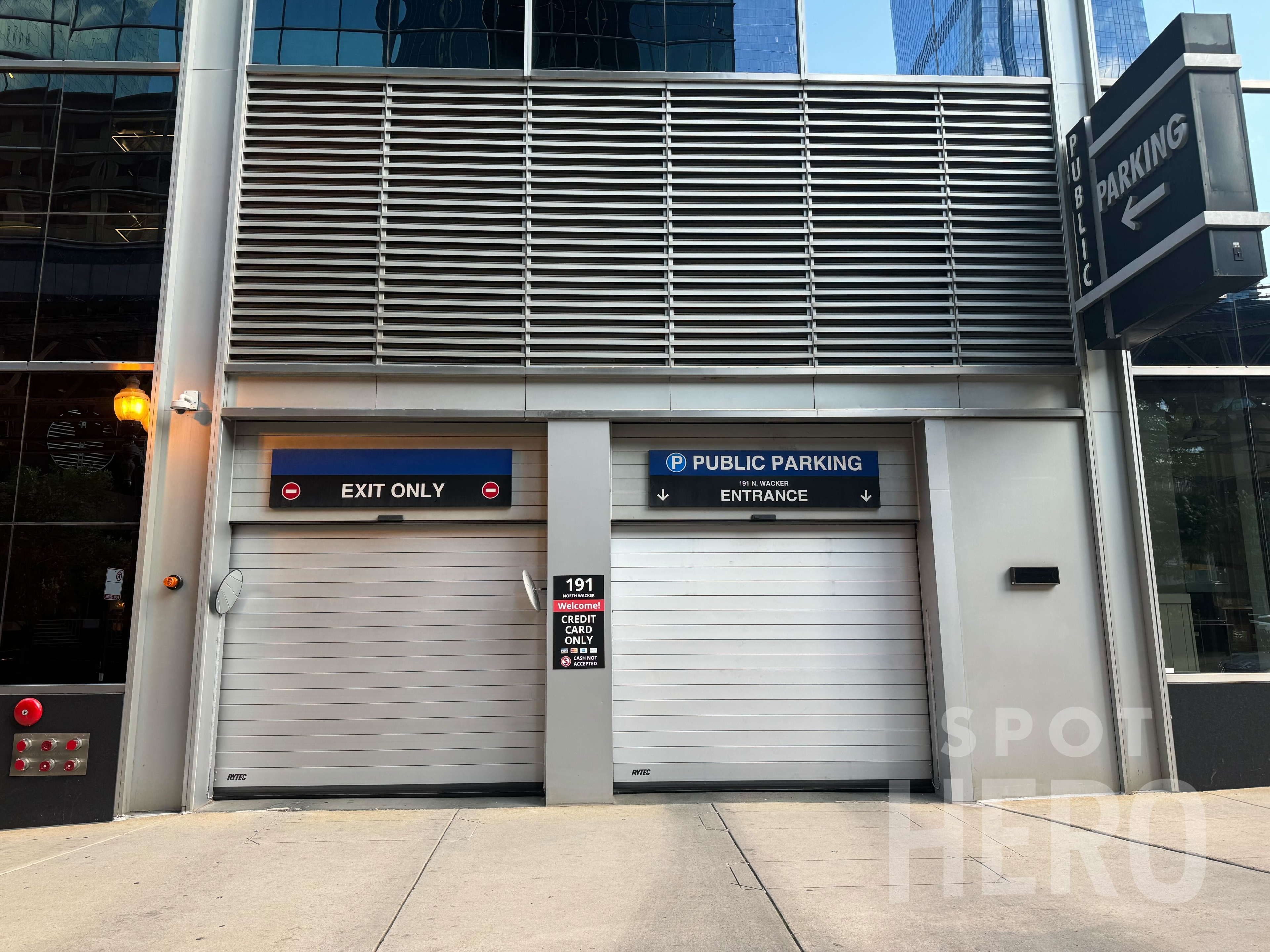 Photo of 331 W Lake St. (191 N Wacker Dr.)