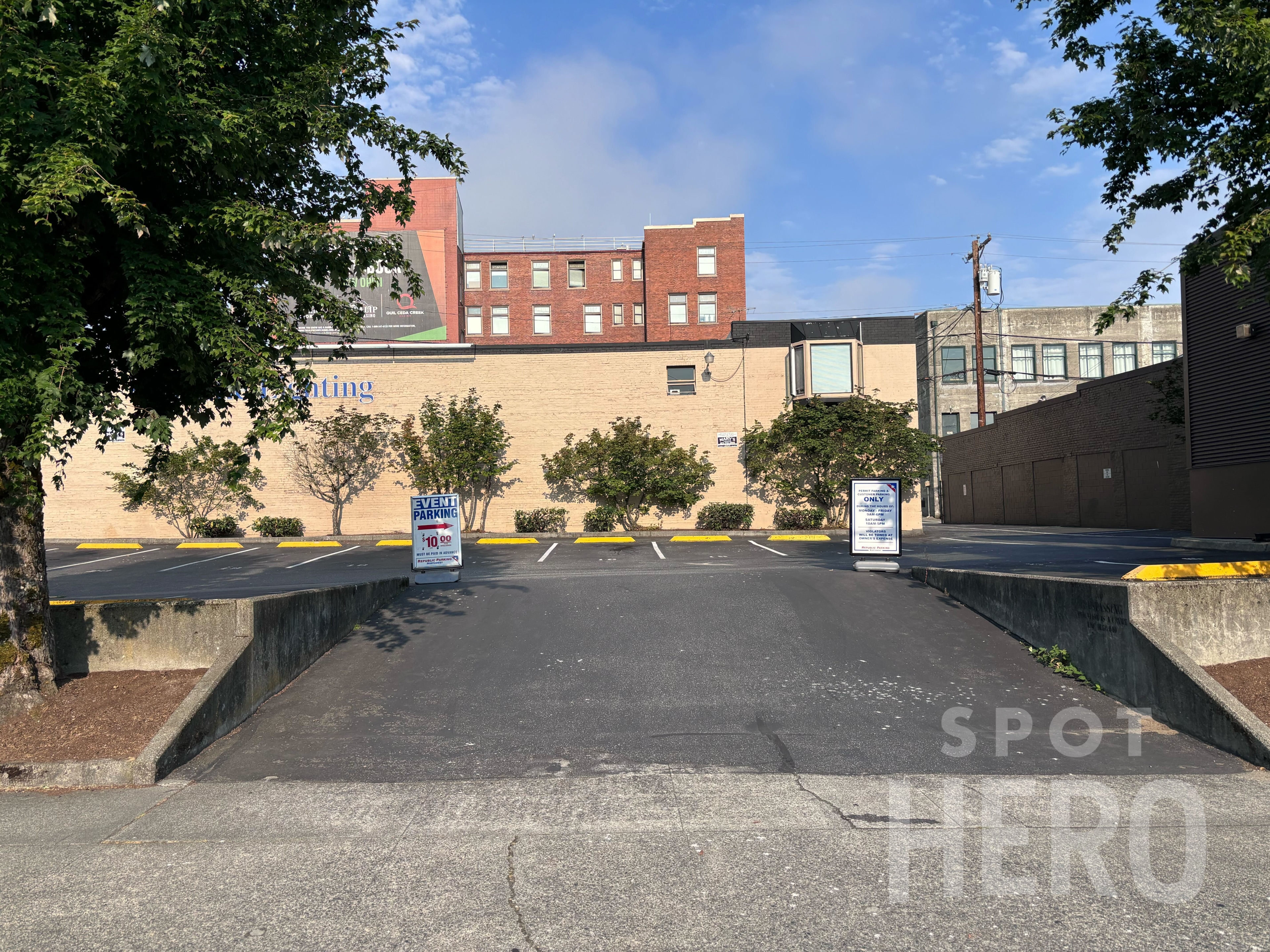 Photo of 1811 Hewitt Ave. - Seattle Lighting Lot 198