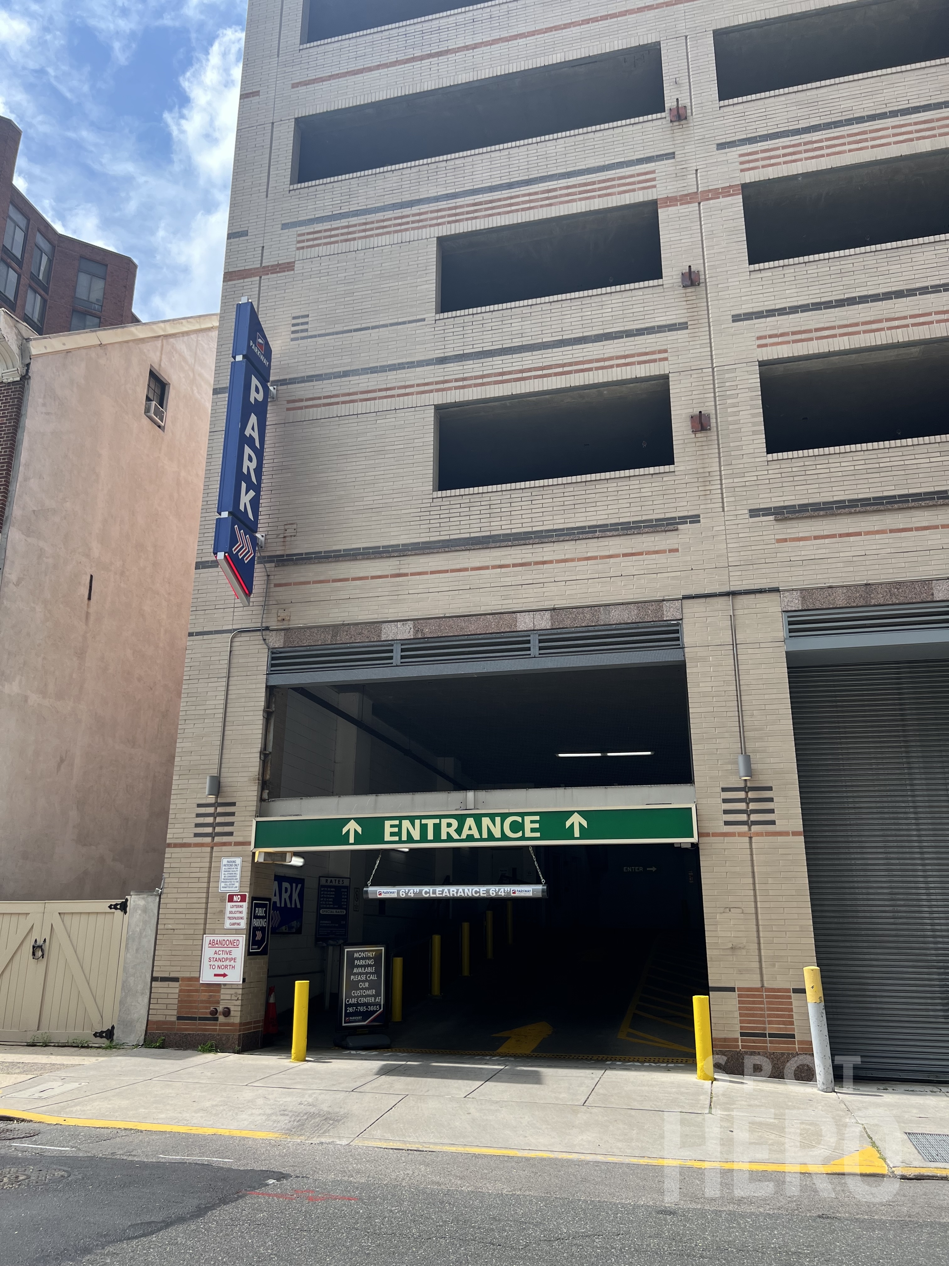 Photo of 800 Walnut St. - Walnut Towers Garage