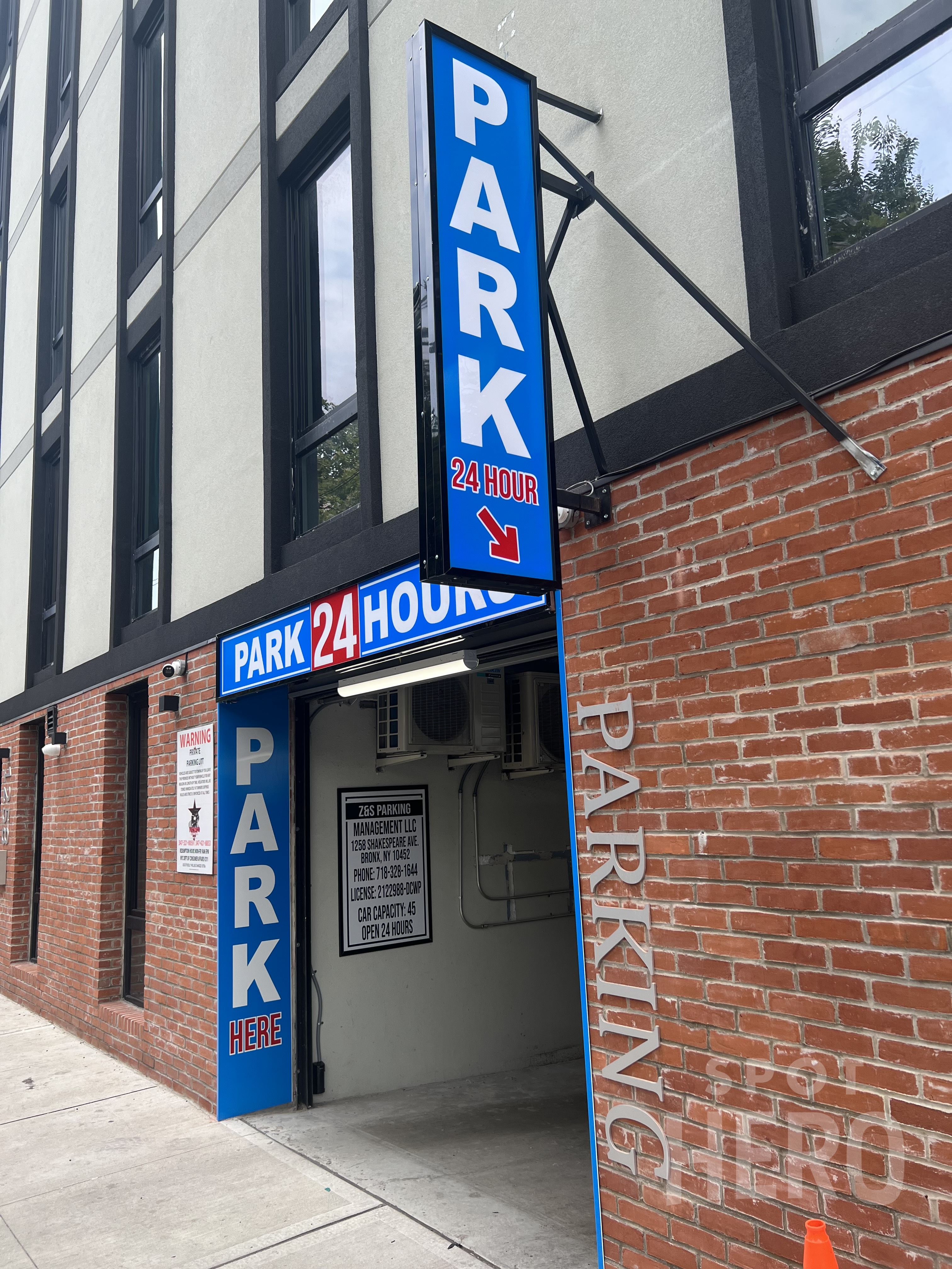 Photo of 1258 Shakespeare Ave. - Garage