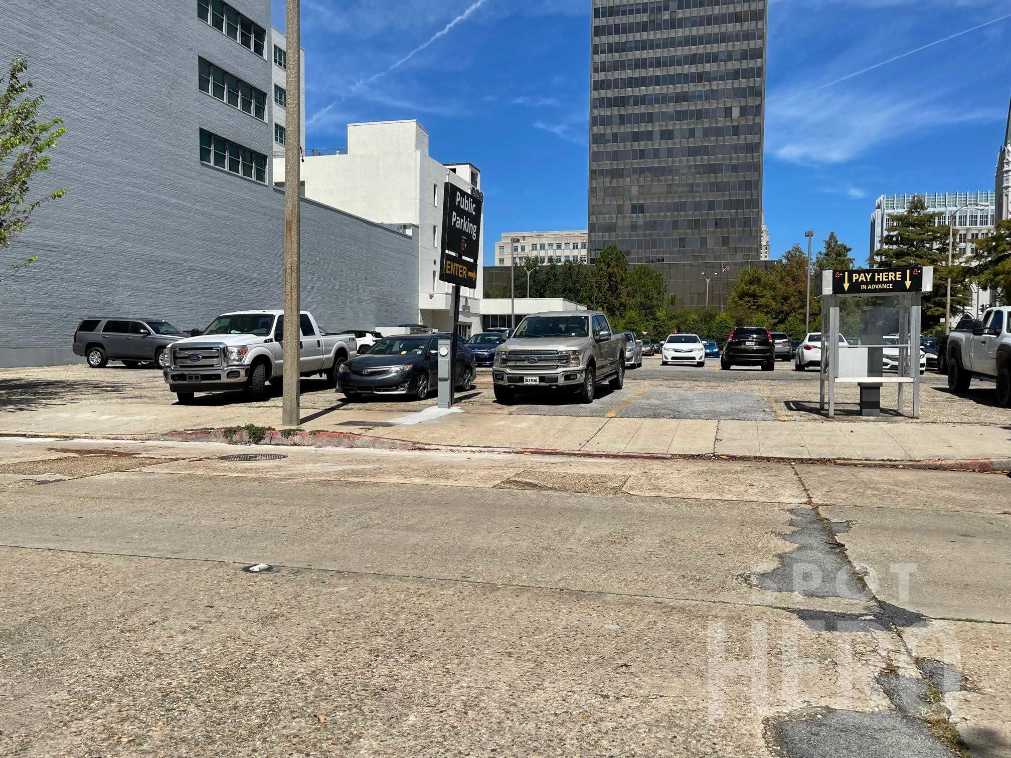 Photo of 427 N 4th St. - Hat Lot