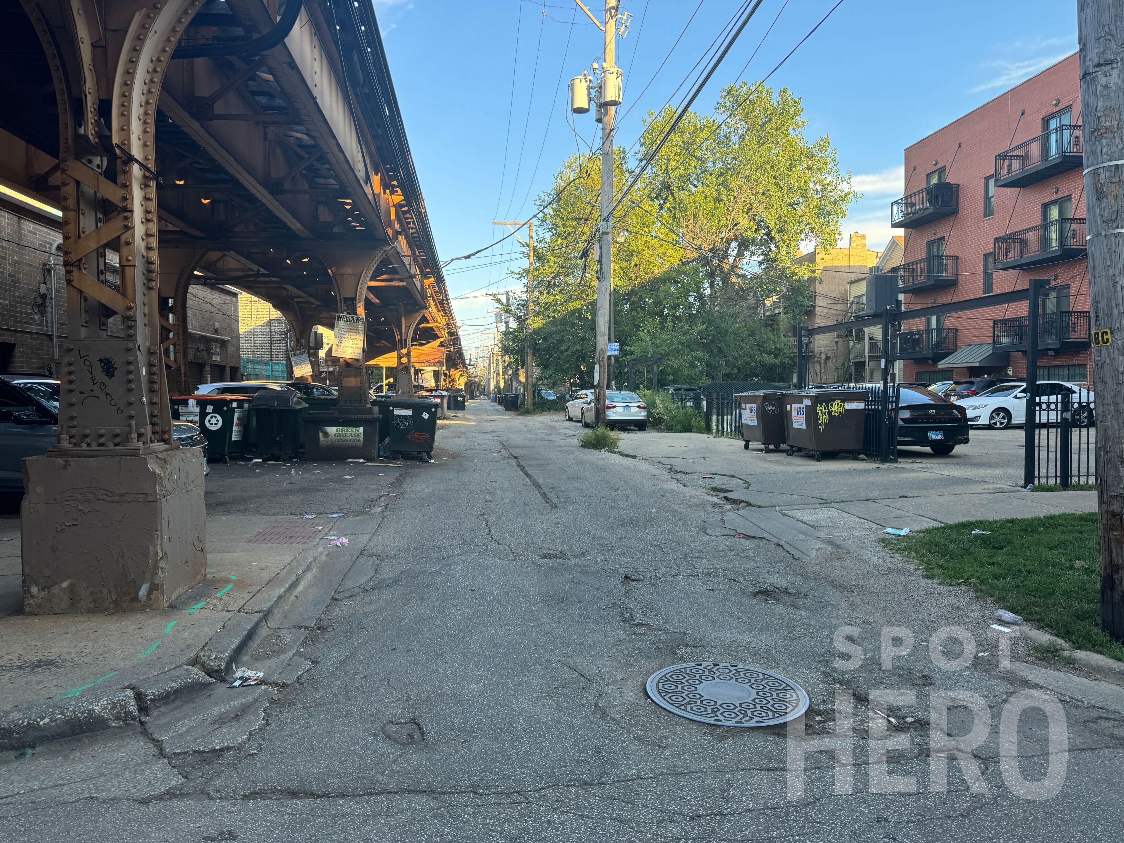 Photo of 1484 N Milwaukee Ave. (Alley Spots)