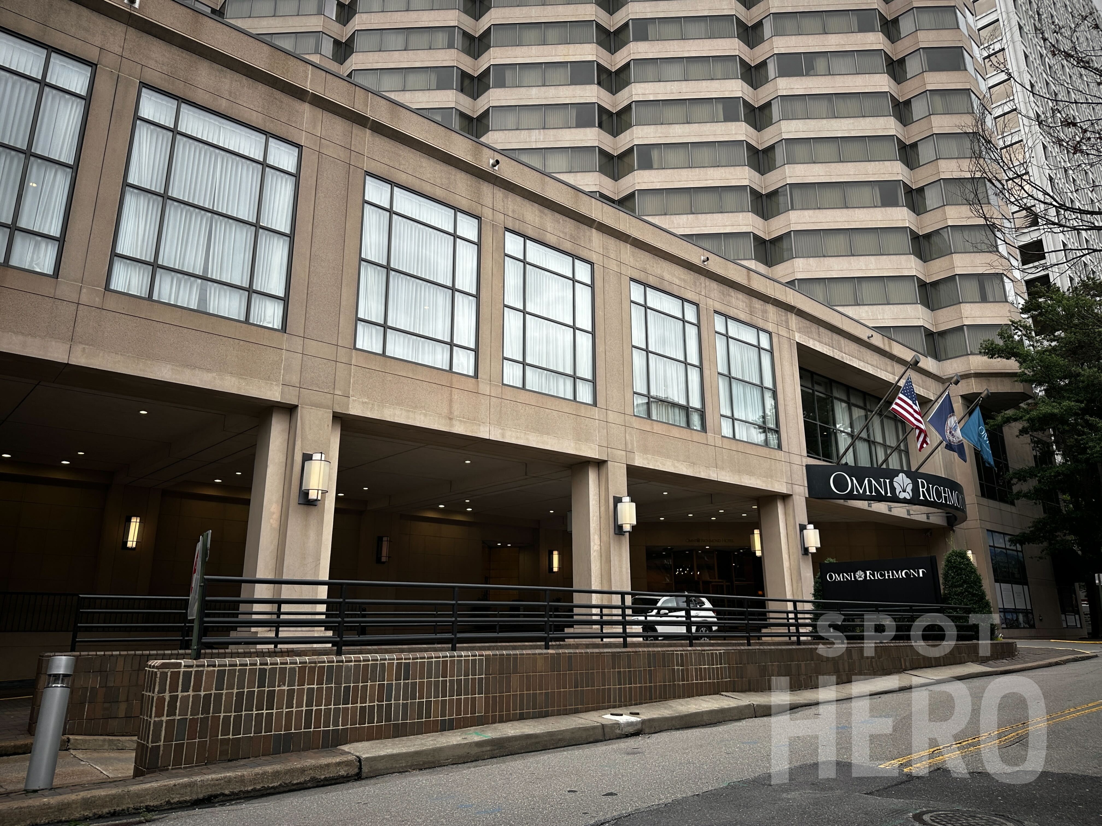 Photo of 100 S 12th St. (Omni Richmond Hotel) - Valet Stand