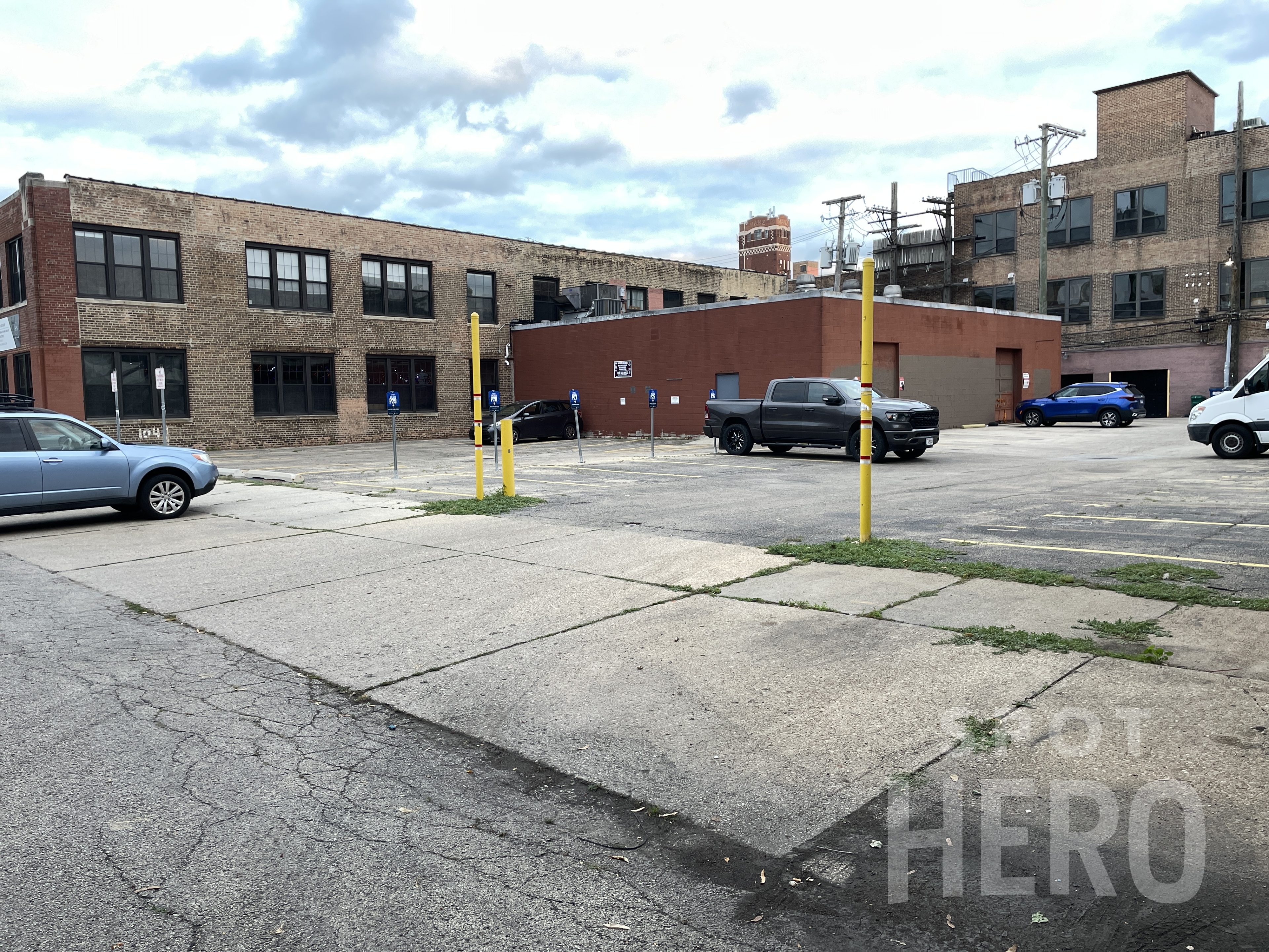 Photo of 1811 W Belle Plaine Ave. (1806 W Cuyler Ave.) - Spot #P26