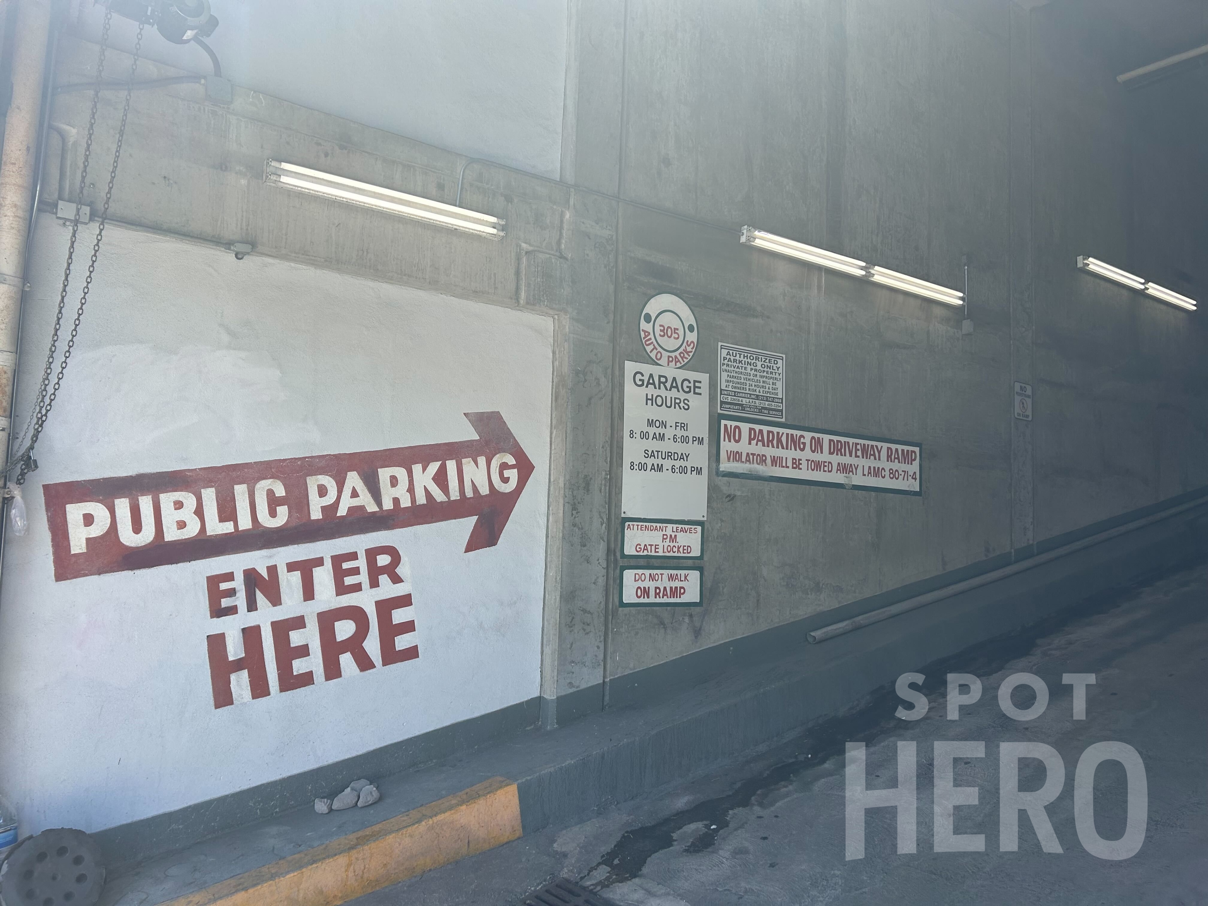 Photo of 835 Maple Ave (305 E 9th St.) - Garage
