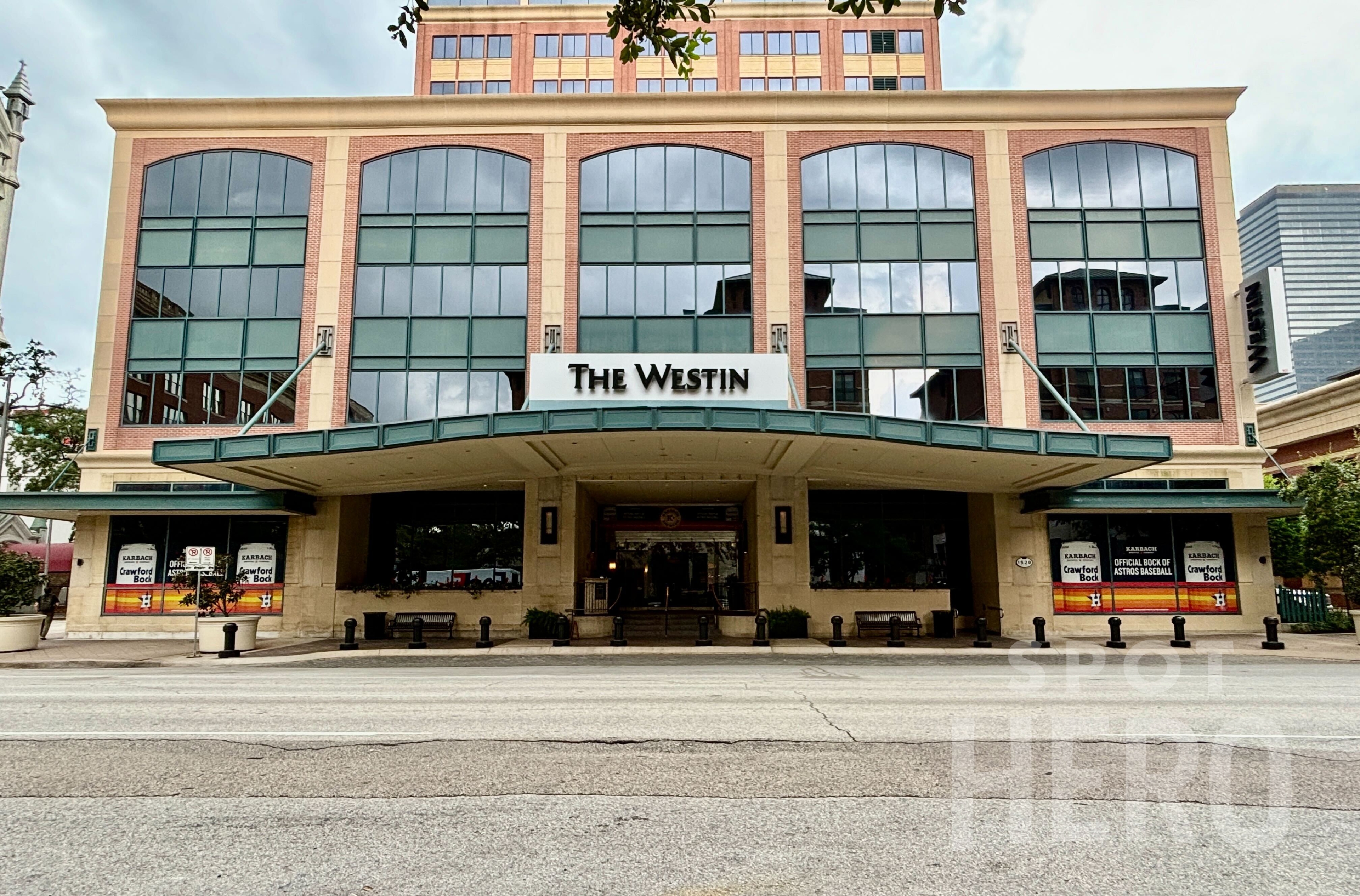 Photo of 1520 Texas Ave. - Westin Houston Downtown Valet Stand