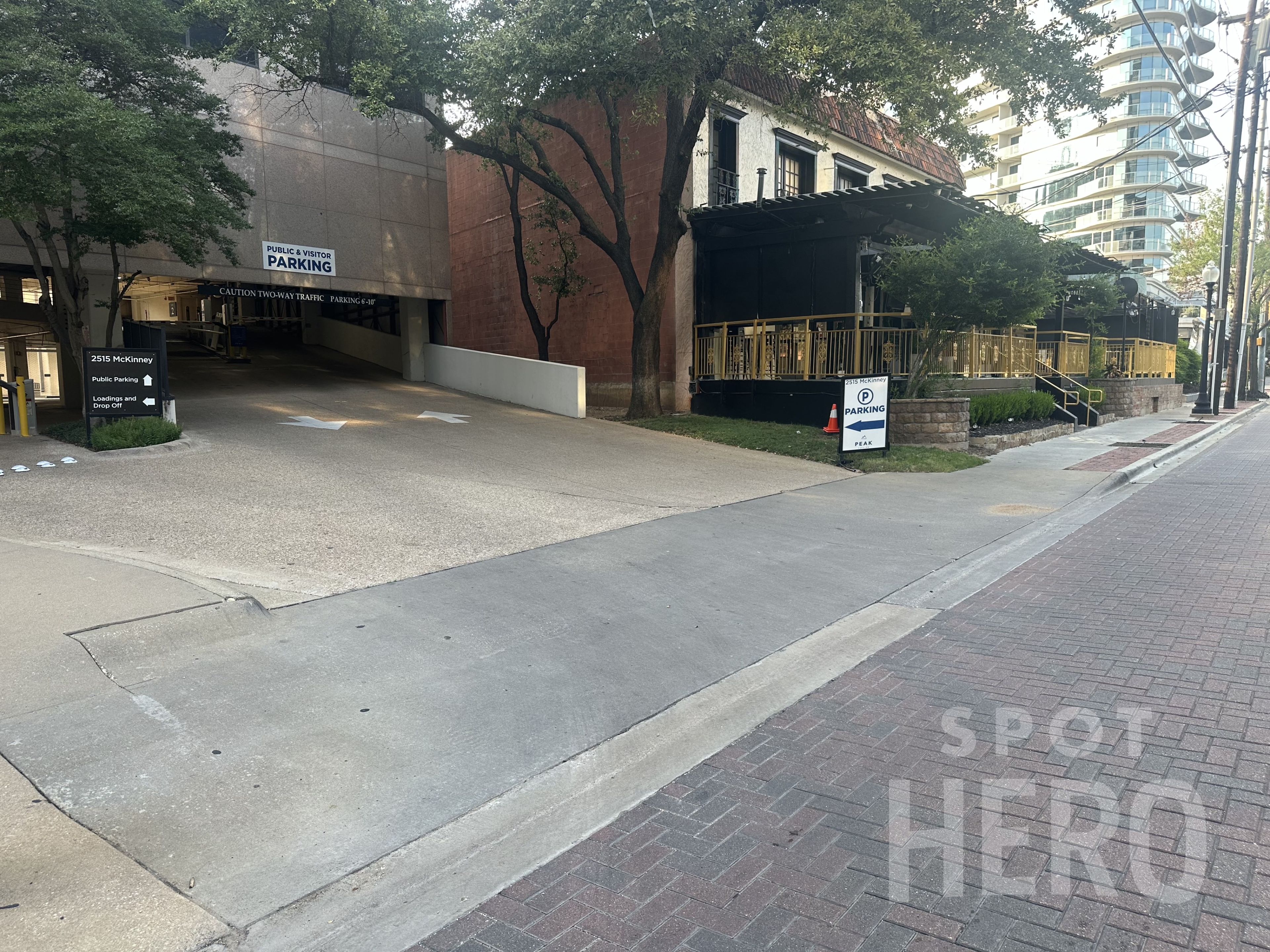 Photo of 2515 McKinney Ave. - Garage