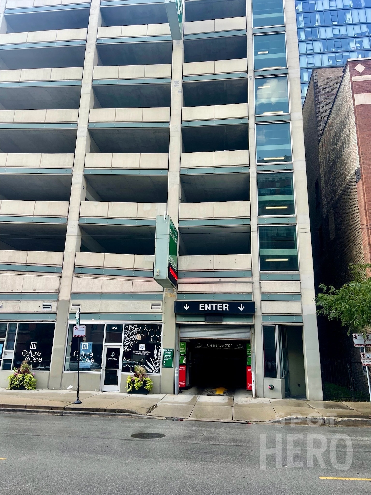 Photo of 302 W Hubbad St. - CH312 - Mart Parc Orleans Garage